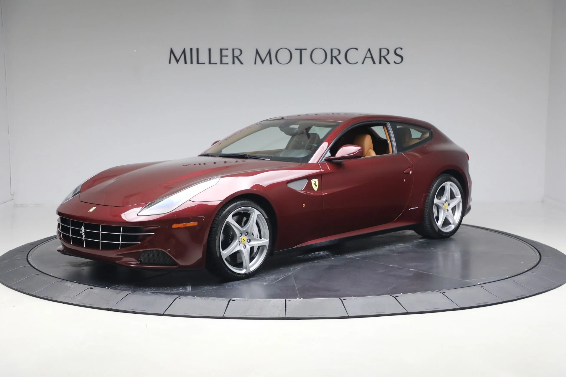 mph000_2496494916_Used_2012_Ferrari_FF_1765913477_1fcf8b86b4