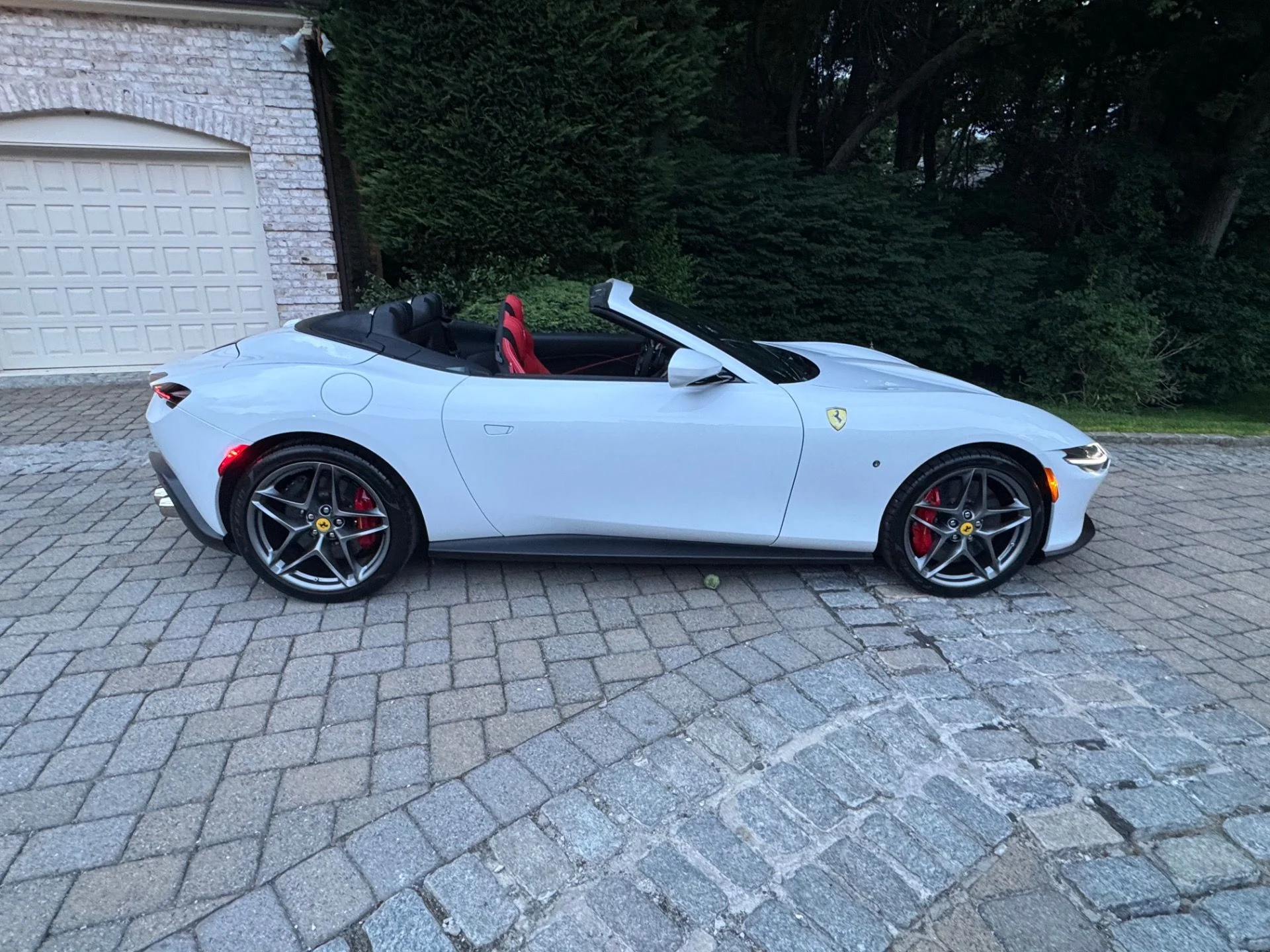 mph000_2516872832_Used_2025_Ferrari_Roma_Spider_1754506239_5d7e2e1243