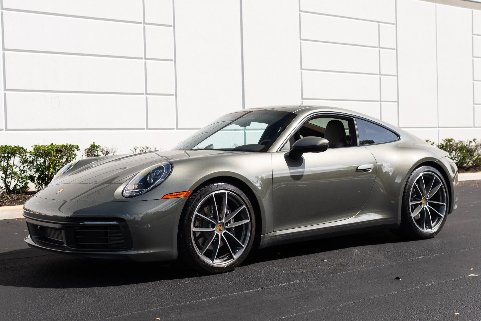 mph000_2542100297_Used_2024_Porsche_911_Carrera_1772817798_dc95b9fe93