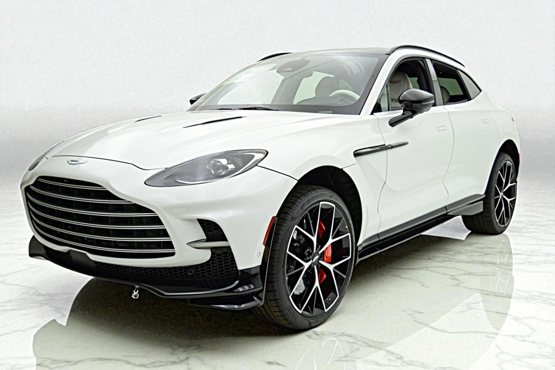 mph000_2549137970_New_2025_Aston_Martin_DBX_707_5fb30726b8