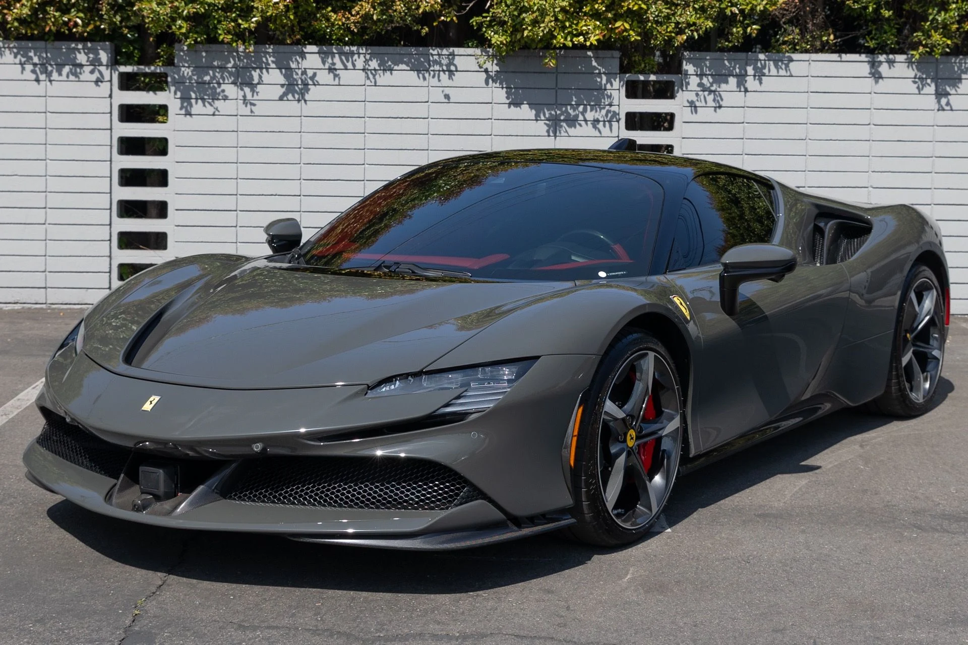 mph000_2557315346_Used_2023_Ferrari_SF_90_Stradale_1745970669_d58c49018c