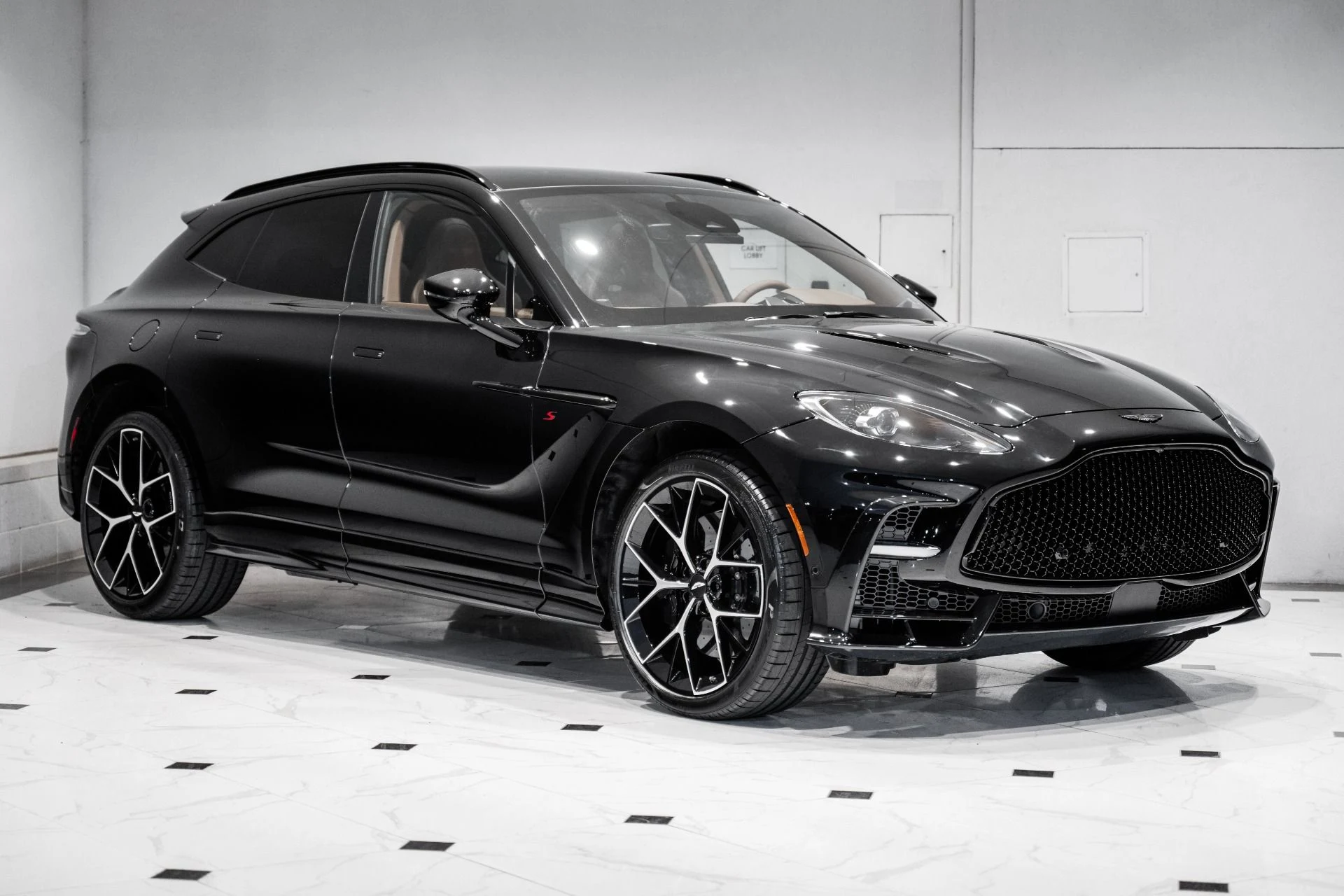 mph000_2564224391_New_2026_Aston_Martin_DBX_S_1775443121_406fac2b33