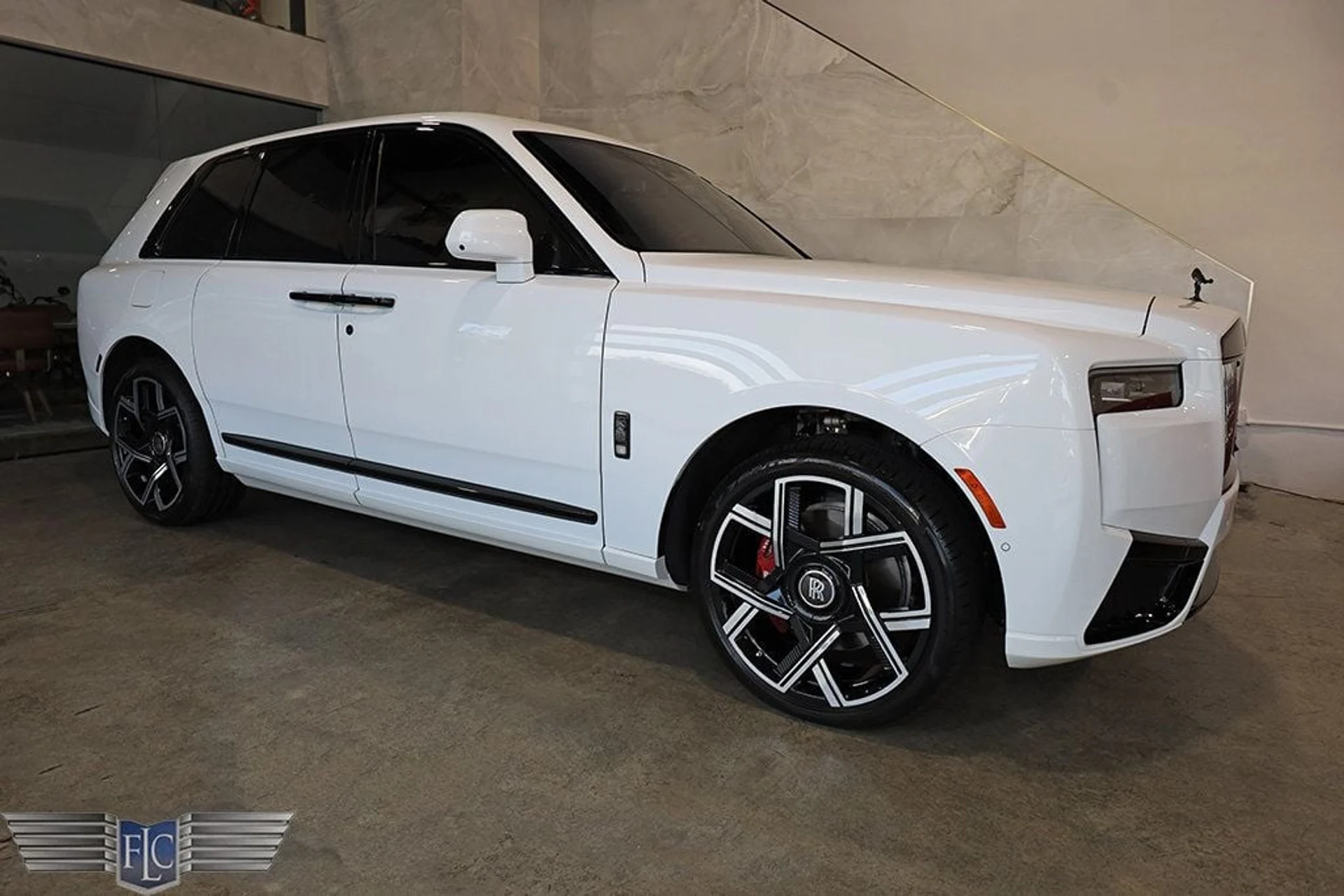 mph000_2565424417_used_2026_rolls_royce_cullinan_blackbadgesportutility_9689_23031080_1_1024_e93a62eb48