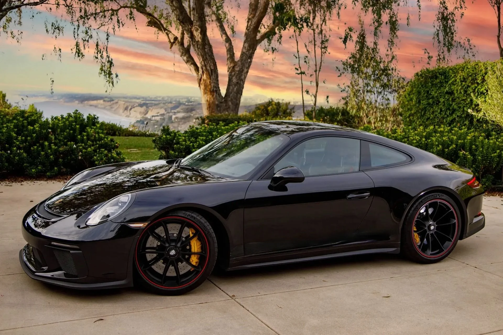 mph000_2572755075_Used_2019_Porsche_911_GT_3_Touring_1759511944_8c3d00b1ad