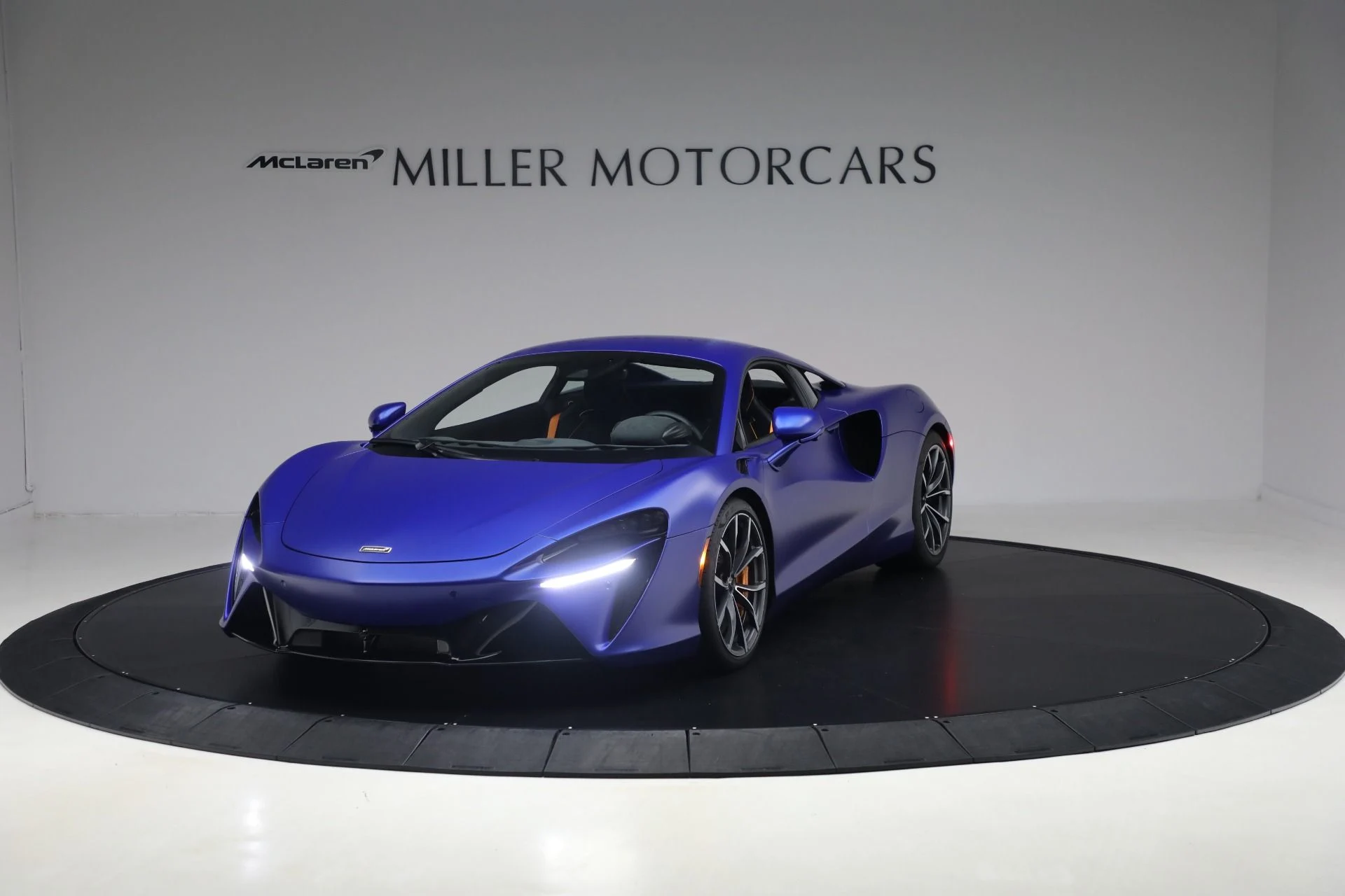 mph000_2622032624_Used_2023_Mc_Laren_Artura_Performance_97b0043feb