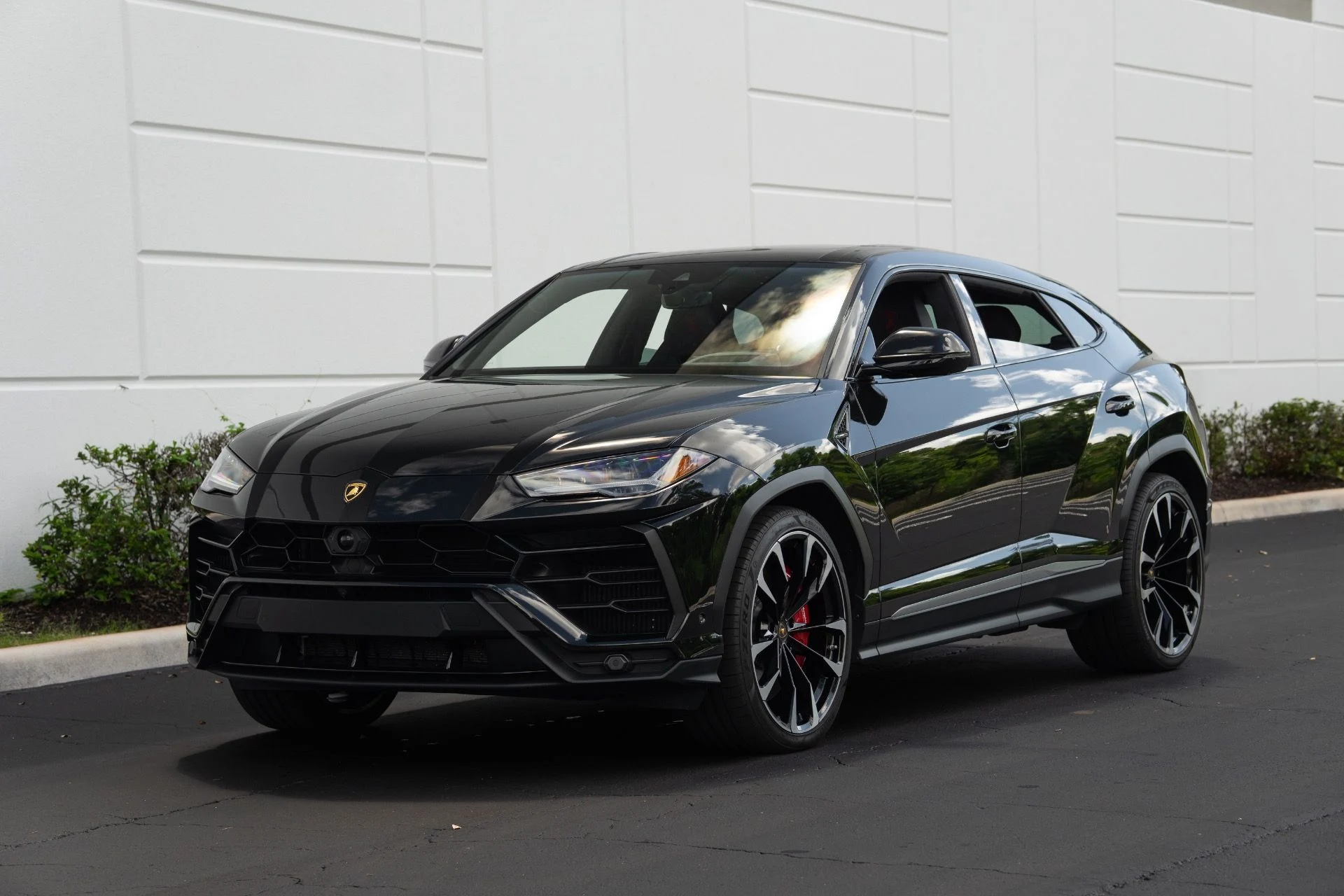mph000_2622987378_Used_2020_Lamborghini_Urus_1758836559_015a82f4b9
