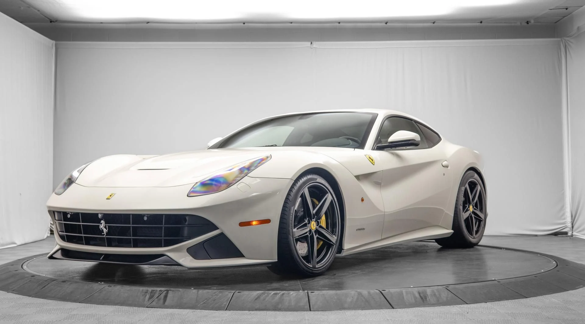 mph000_2625414234_Used_2014_Ferrari_F12berlinetta_Berlinetta_1755332458_bbdc4250a4