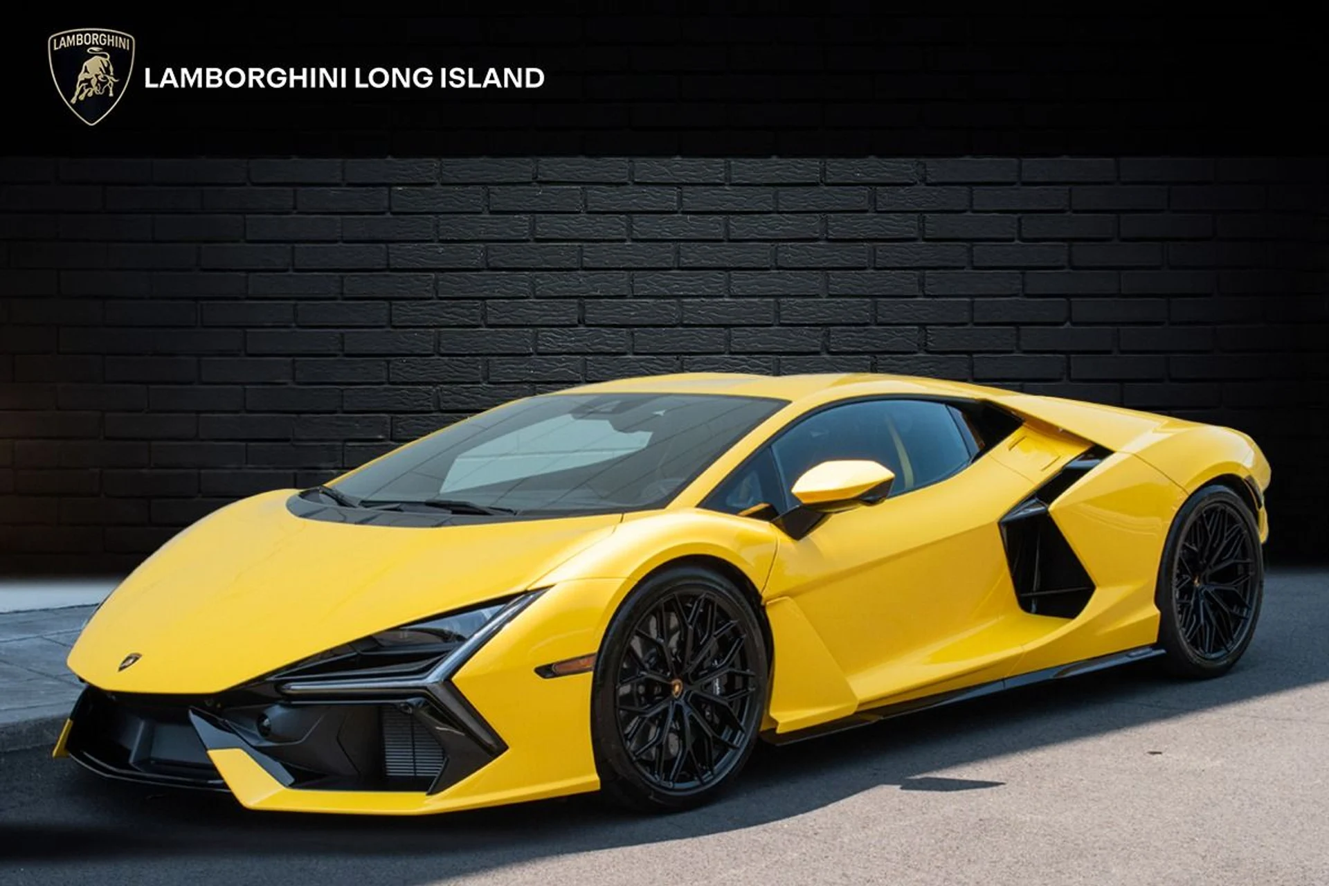 mph000_2640990434_Used_2024_Lamborghini_Revuelto_1740383899_96ddc78efd