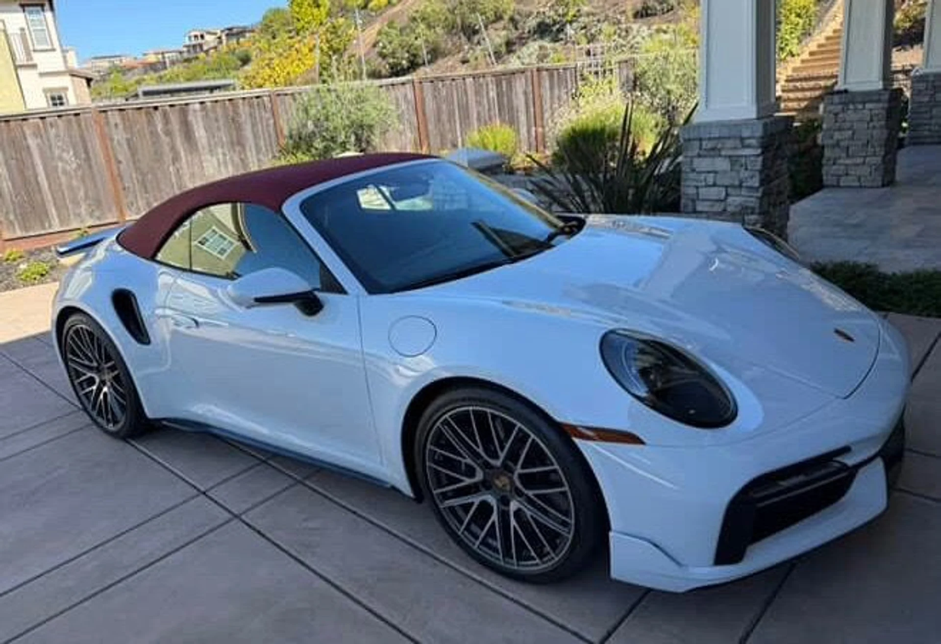 mph000_2649598121_Used_2023_Porsche_911_Turbo_S_1761082590_571d802b8f