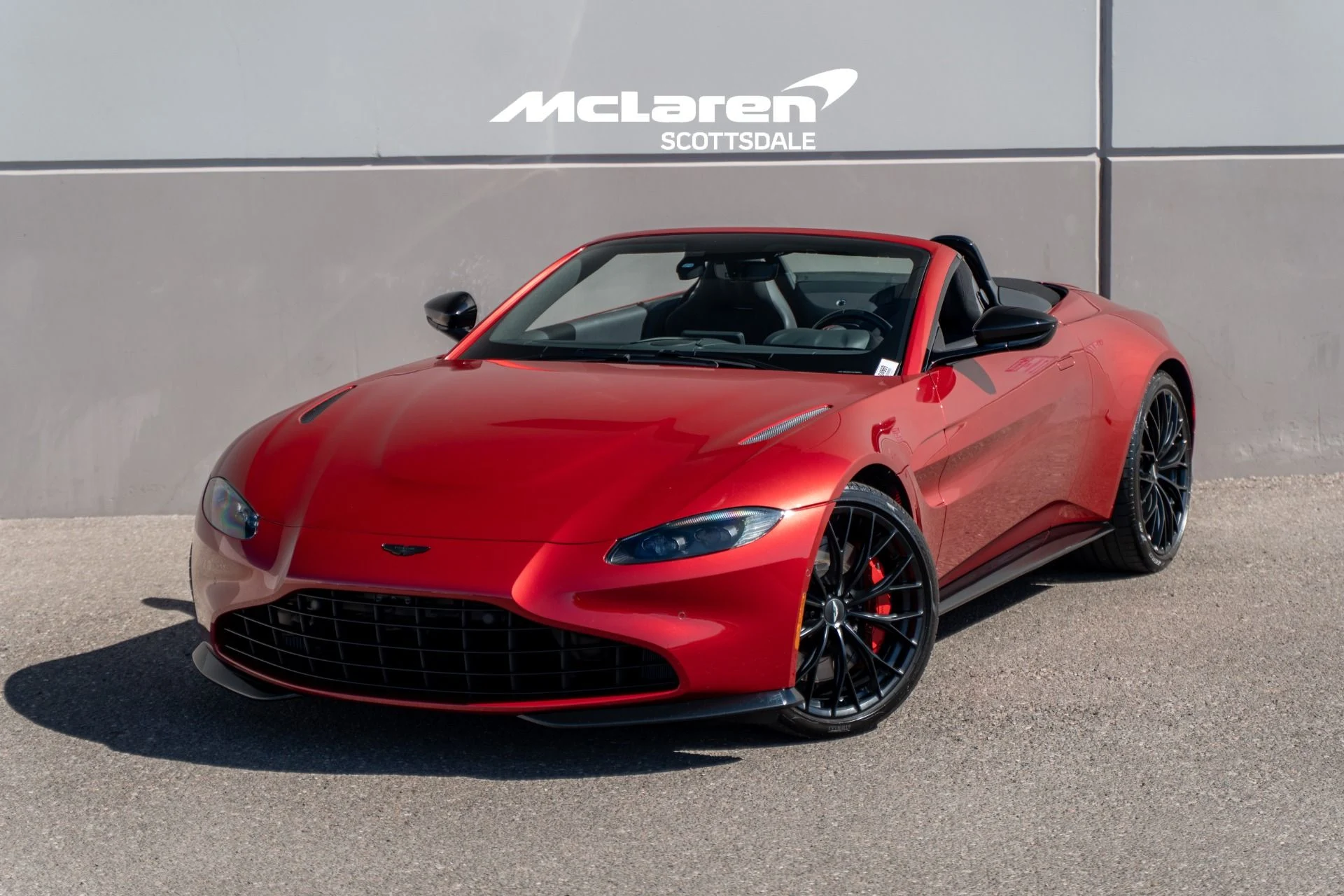 mph000_2667533882_Used_2022_ASTON_MARTIN_VANTAGE_1776494710_43d19ffece