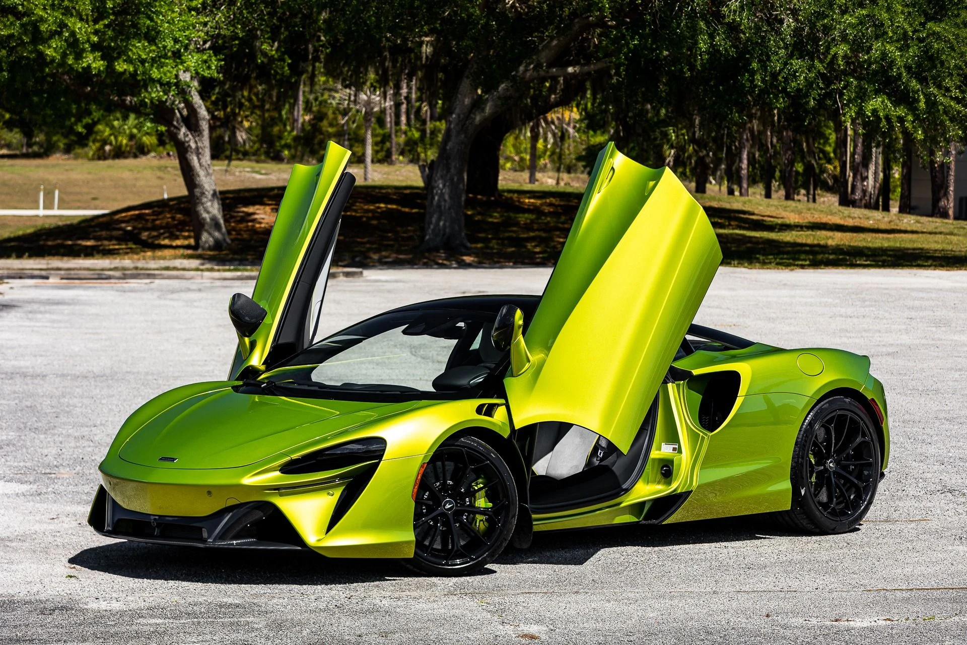 mph000_2672211699_Used_2023_Mc_Laren_Artura_436dcefadf