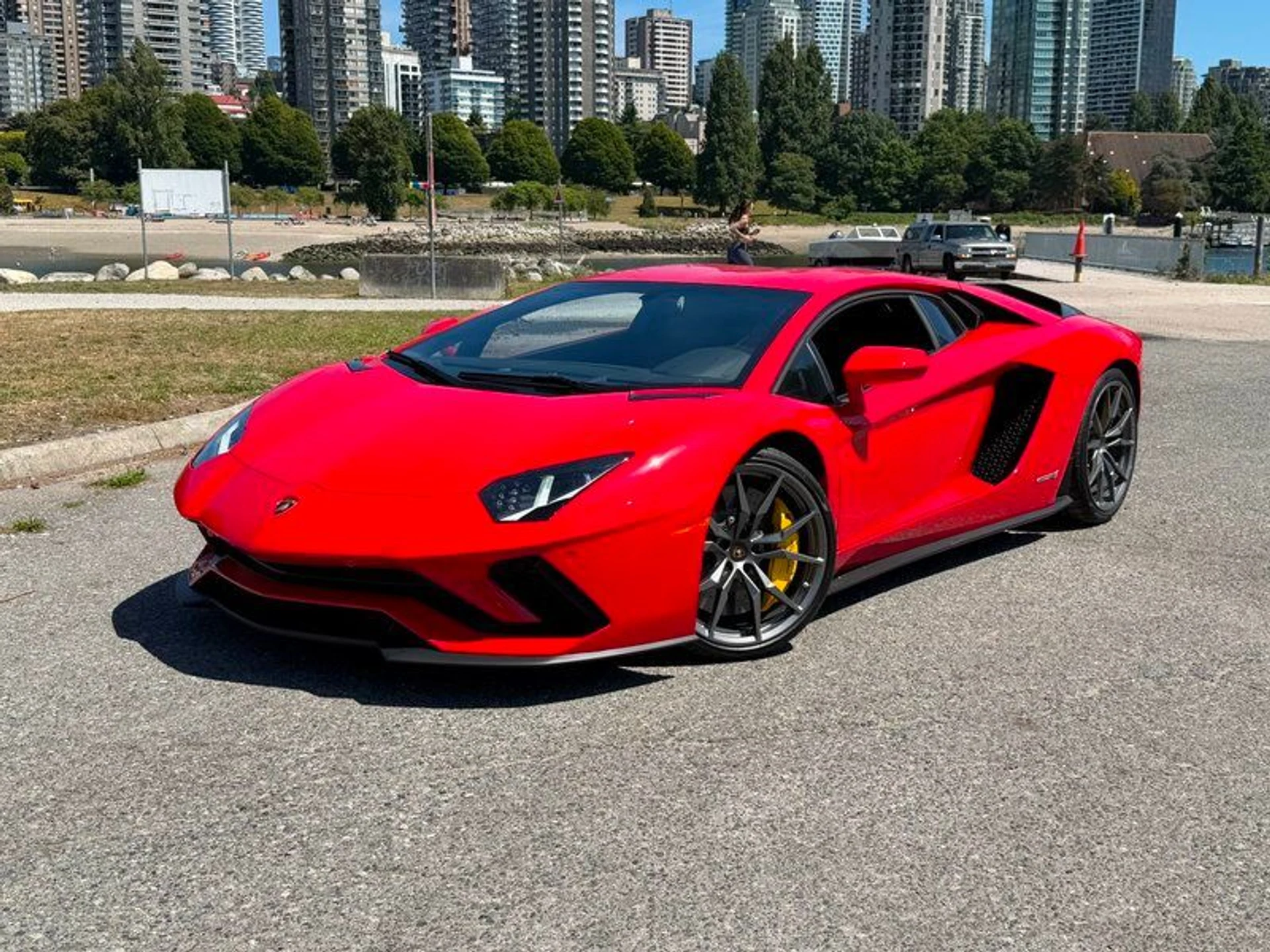 mph000_2676483677_38900624_06883_2018_lamborghini_aventador_001_0f9ca34c04