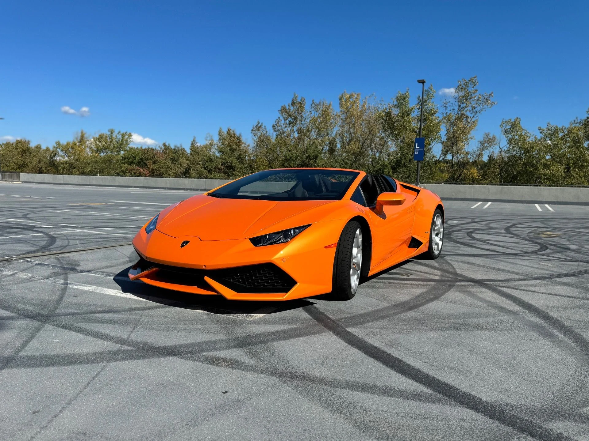 mph000_268559920_Used_2016_Lamborghini_Huracan_LP_610_4_Spyder_1747167101_bb24c9cd15