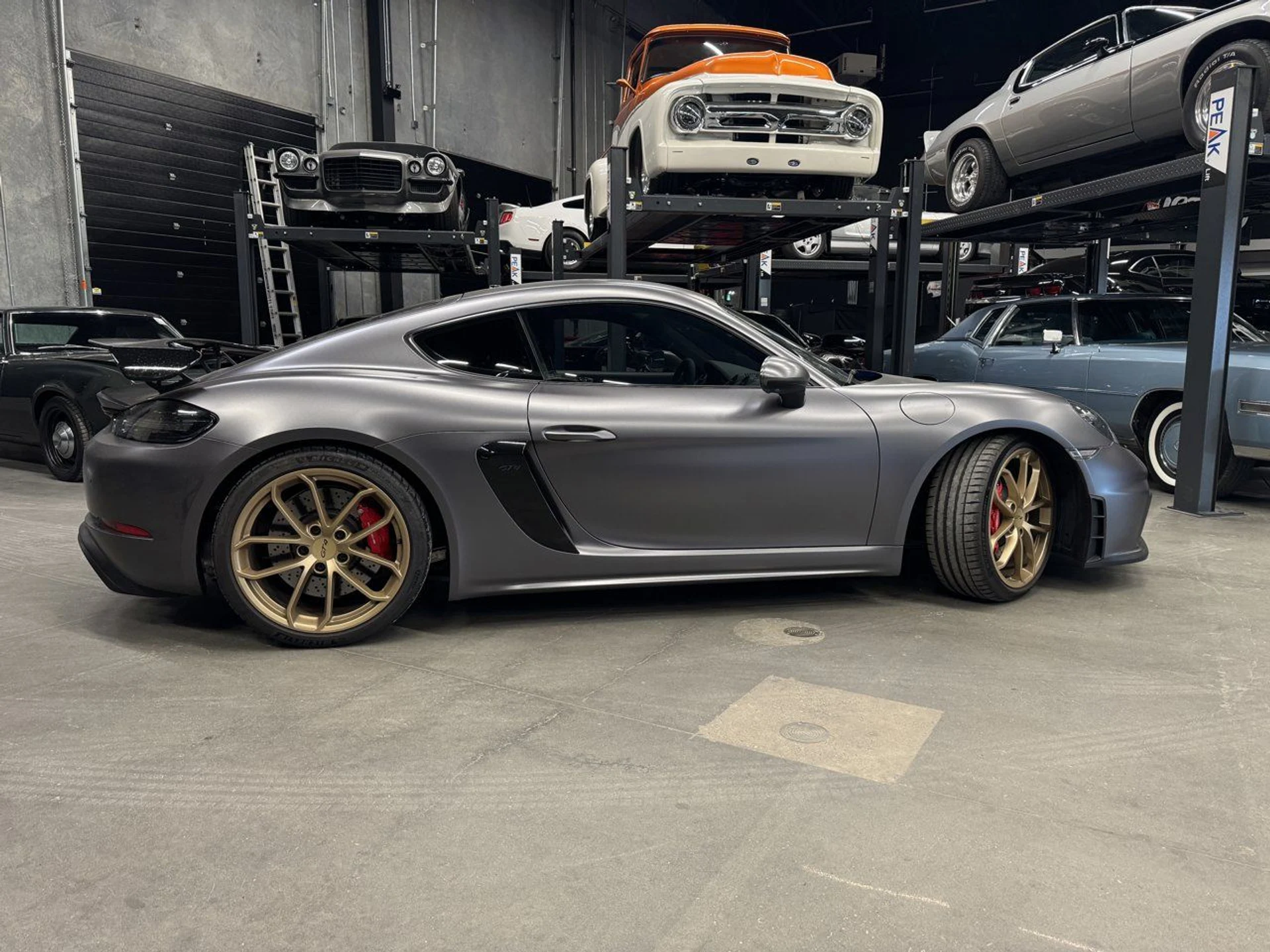 mph000_2690570816_porsche_718_cayman_2022_7e81315c49