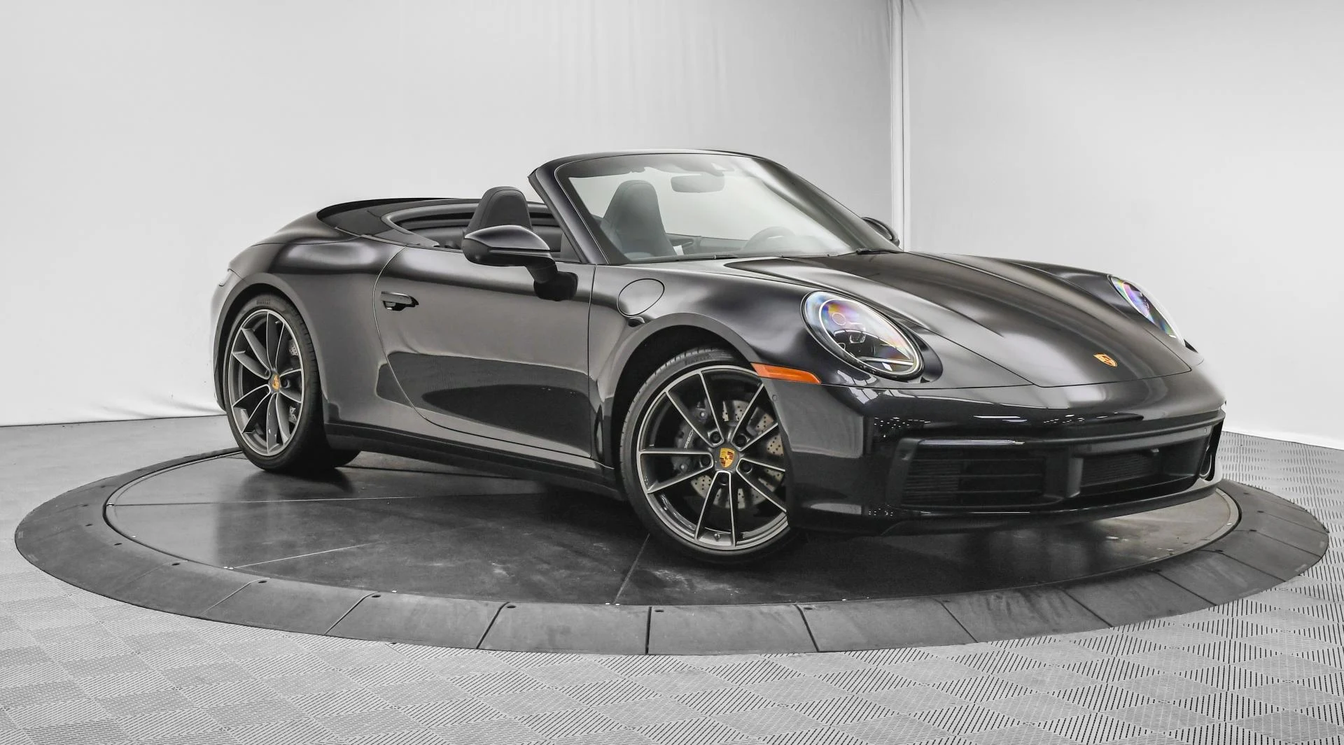 mph000_2700026860_Used_2022_Porsche_911_Carrera_1753776292_8c99c30fa0
