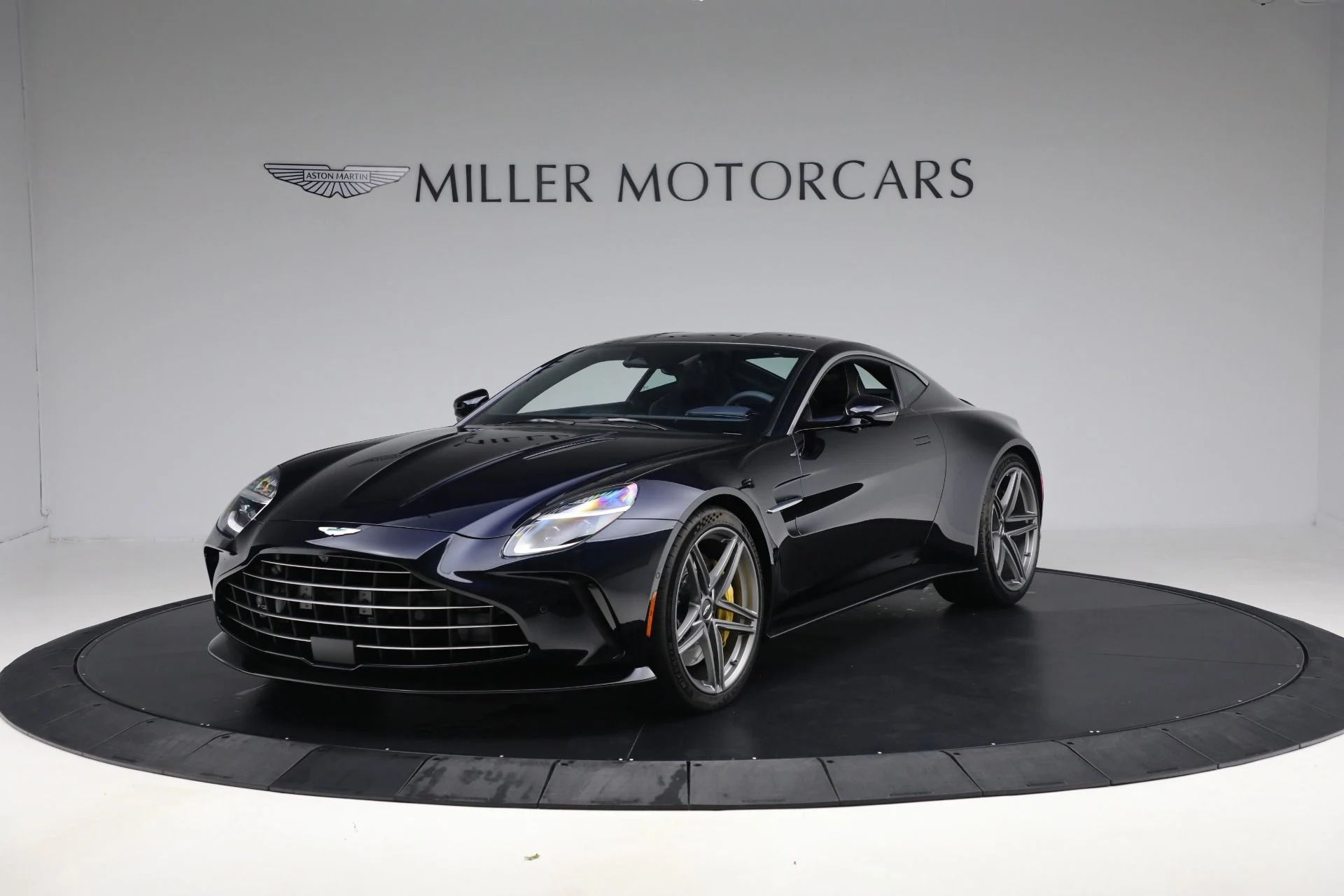 mph000_2703221585_New_2026_Aston_Martin_Vantage_c7ccb291ee