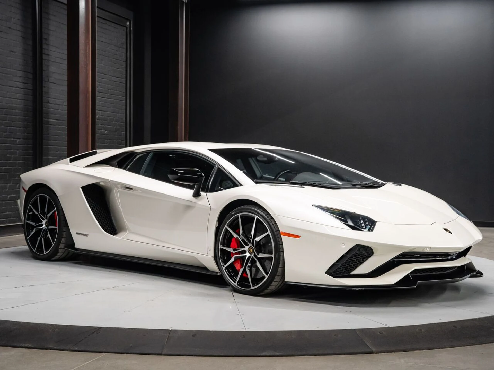 mph000_2716091315_lamborghini_aventador_2017_c02018ef50