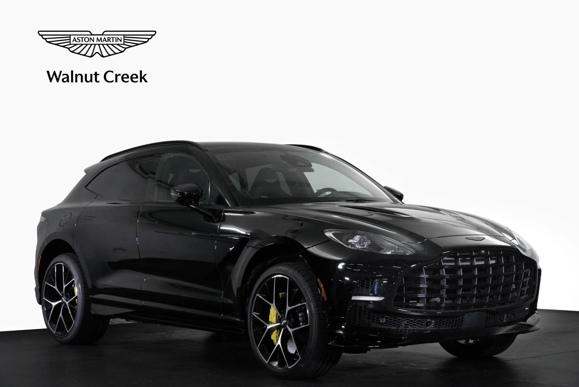 mph000_2718823004_New_2026_Aston_Martin_DBX_707_1768462129_2a1d091e78