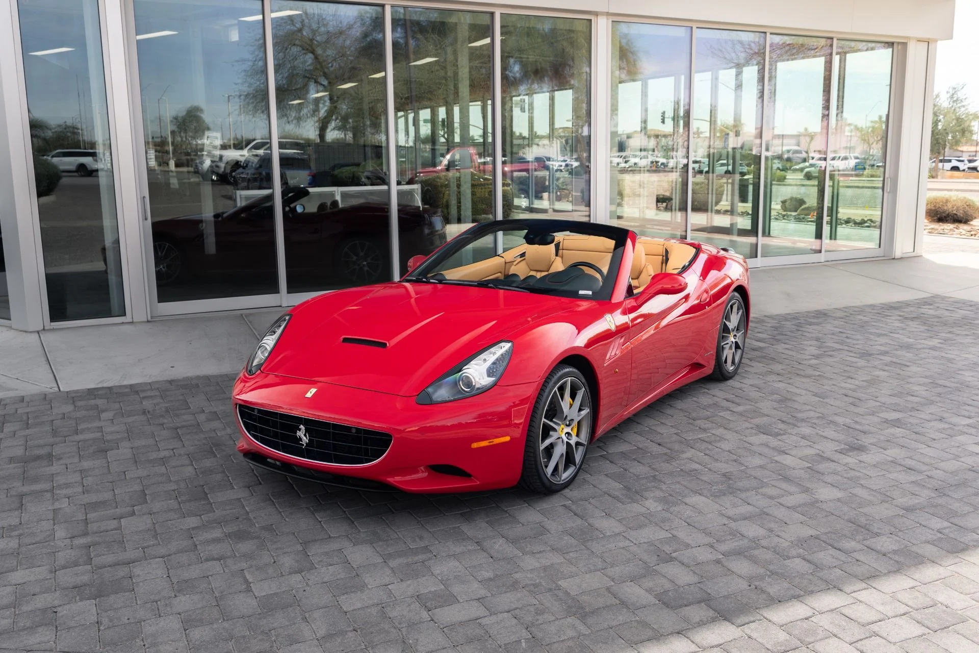 mph000_2741453643_Used_2010_Ferrari_California_1772056866_0a1ad59b01