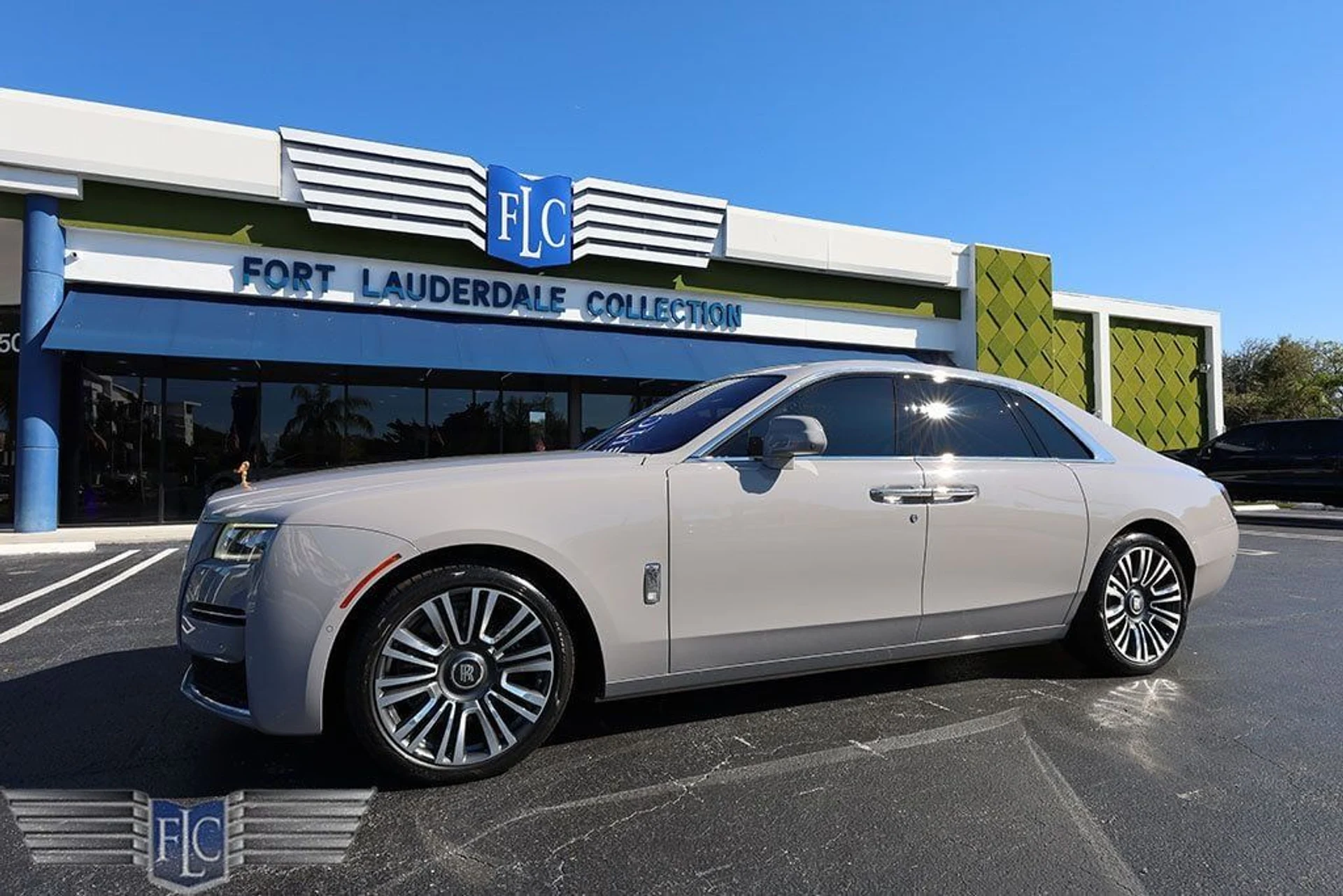 mph000_2744613323_used_2021_rolls_royce_ghost_sedan_6305_22950385_1_1024_7431508467