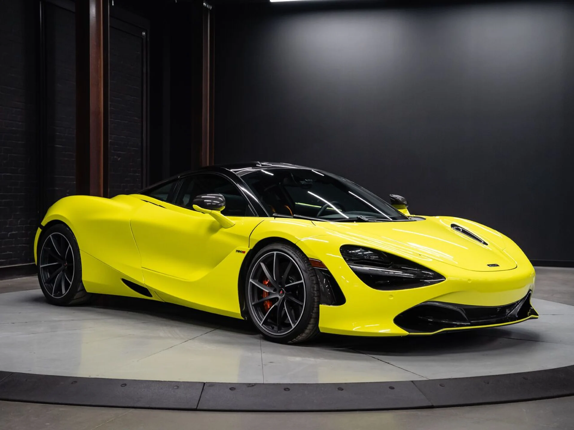 mph000_2751079883_mclaren_720s_2018_9a9c95499e