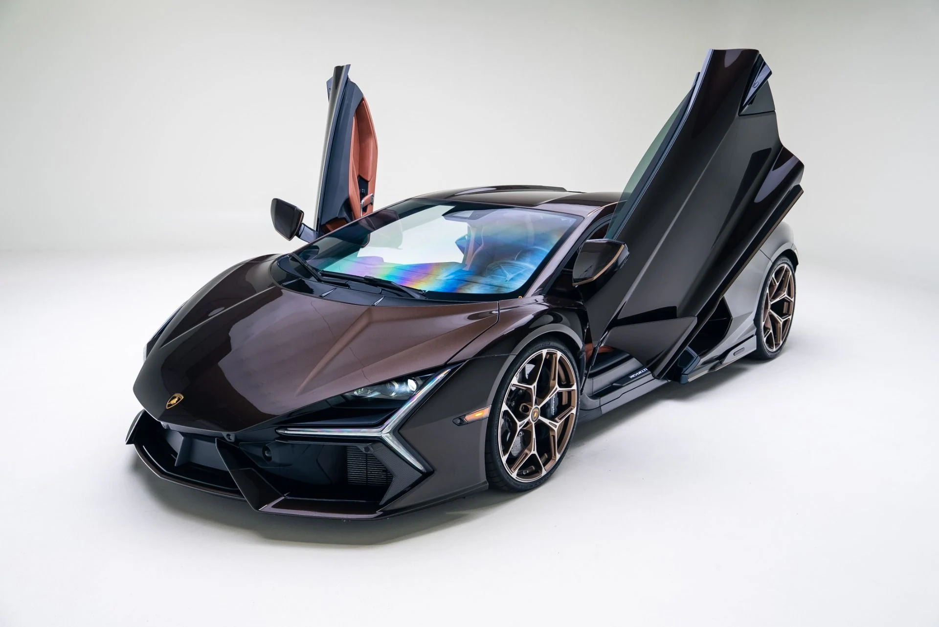 mph000_2754288576_Used_2025_Lamborghini_Revuelto_1764978502_3ac726404f