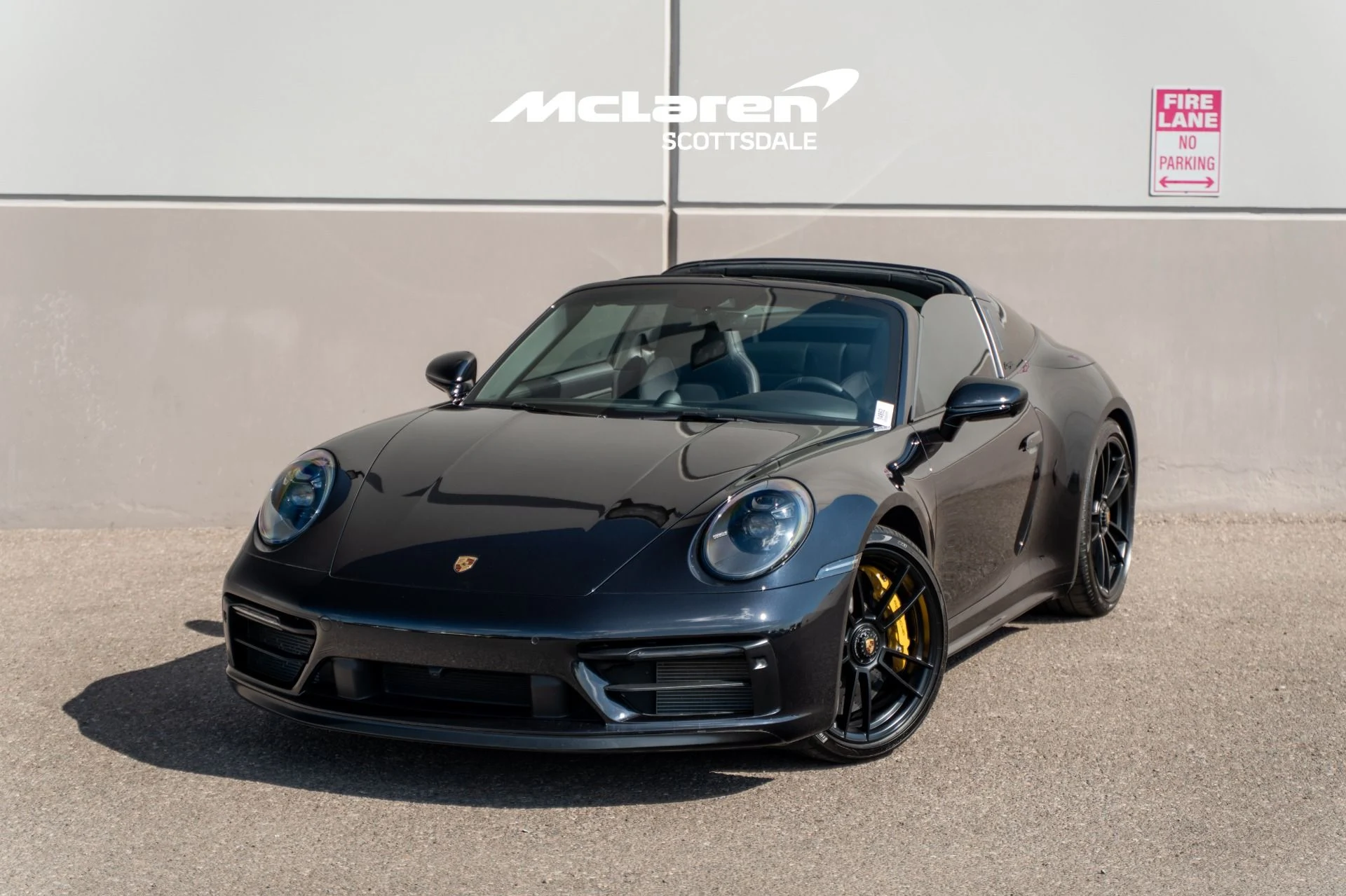 mph000_2754838921_Used_2024_PORSCHE_911_1775537519_857200f521