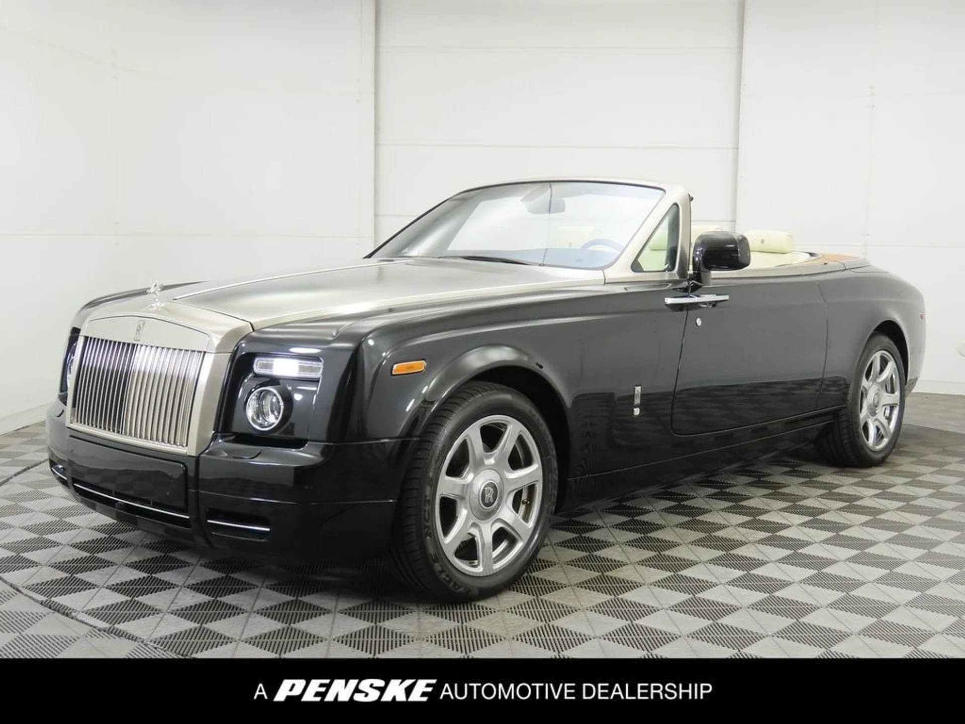 mph000_2776121533_used_2012_rolls_royce_phantom_coupe_2drdrophead_8119_22959977_1_1024_47bc85b90a