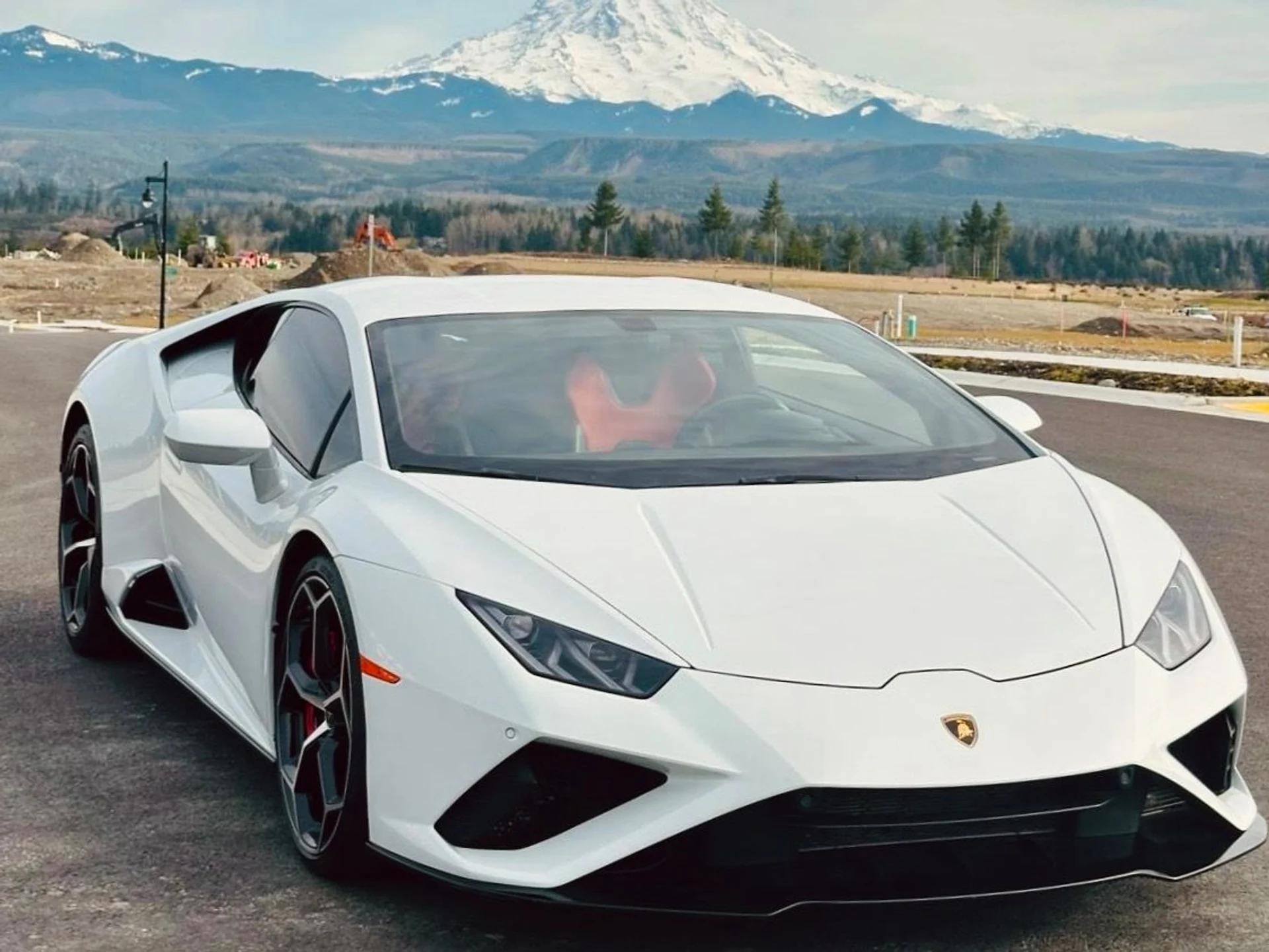 mph000_2783156066_Used_2021_Lamborghini_Huracan_EVO_1742583330_5f46565388