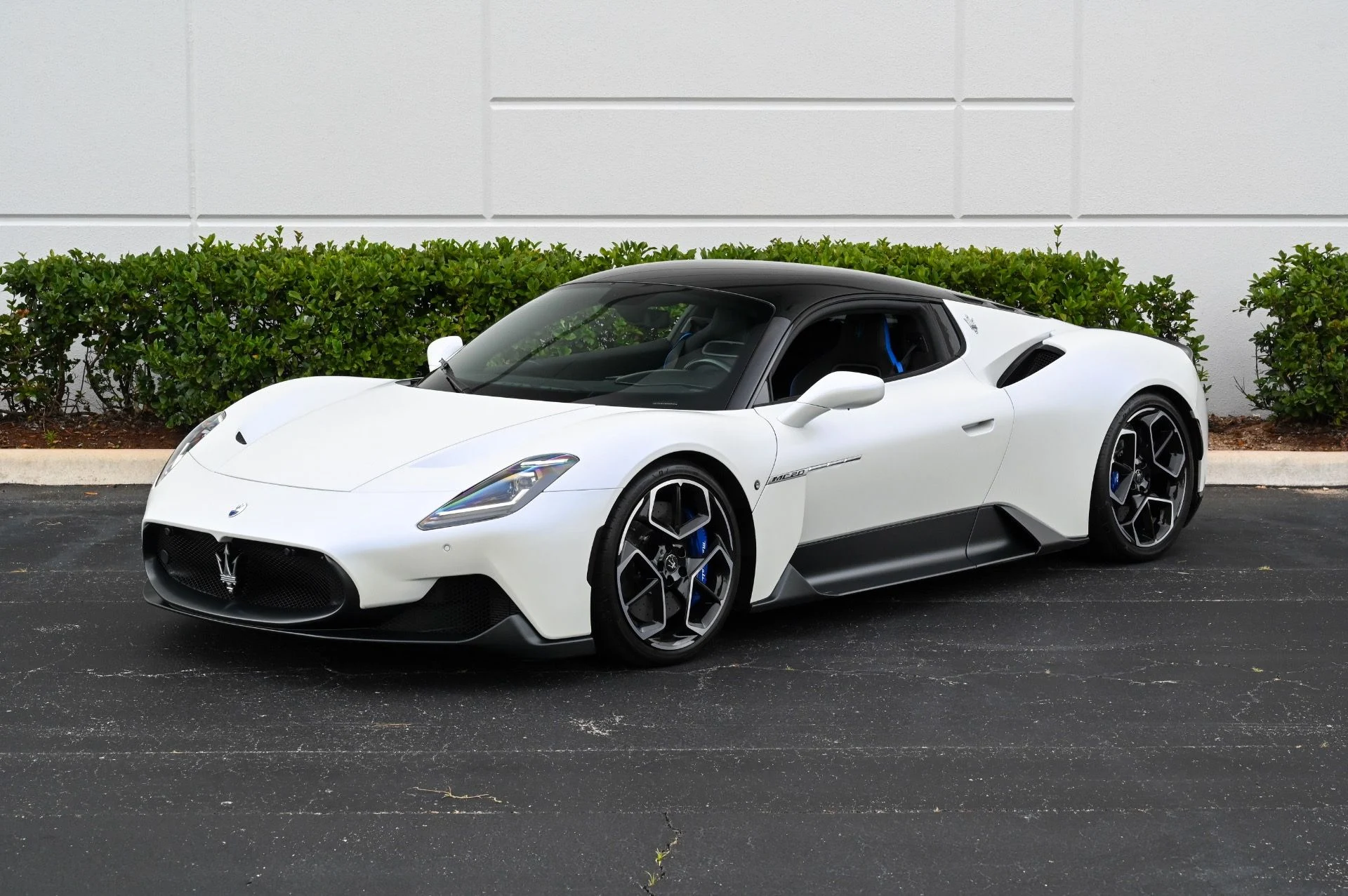 mph000_2793982829_Used_2022_Maserati_MC_20_1715696592_c8140c0516