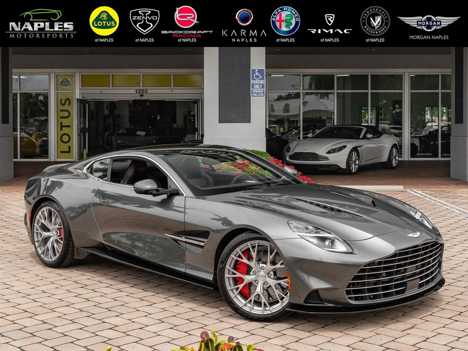 mph000_279543915_Used_2025_Aston_Martin_Vanquish_Coupe_1780612104_d8dc35ad3b