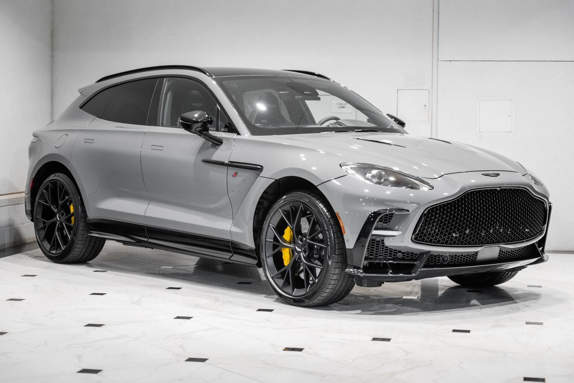 mph000_28073223_New_2026_Aston_Martin_DBX_S_1778681702_06b323475b