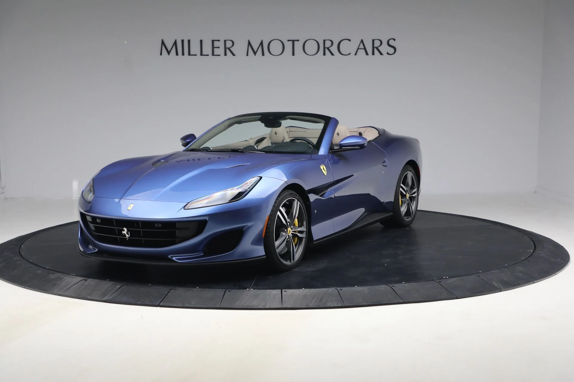 mph000_2824455055_Used_2020_Ferrari_Portofino_1771280050_fd8032a494