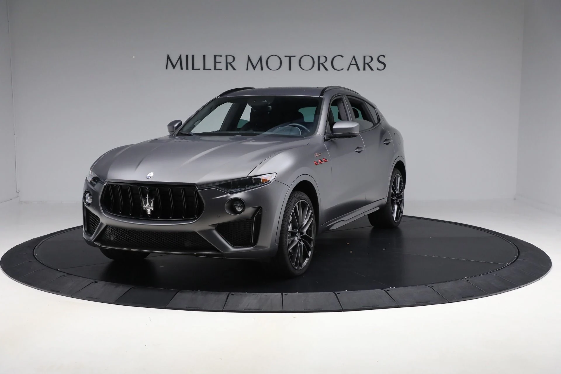 mph000_2827942559_Used_2022_Maserati_Levante_Trofeo_104d5e901b