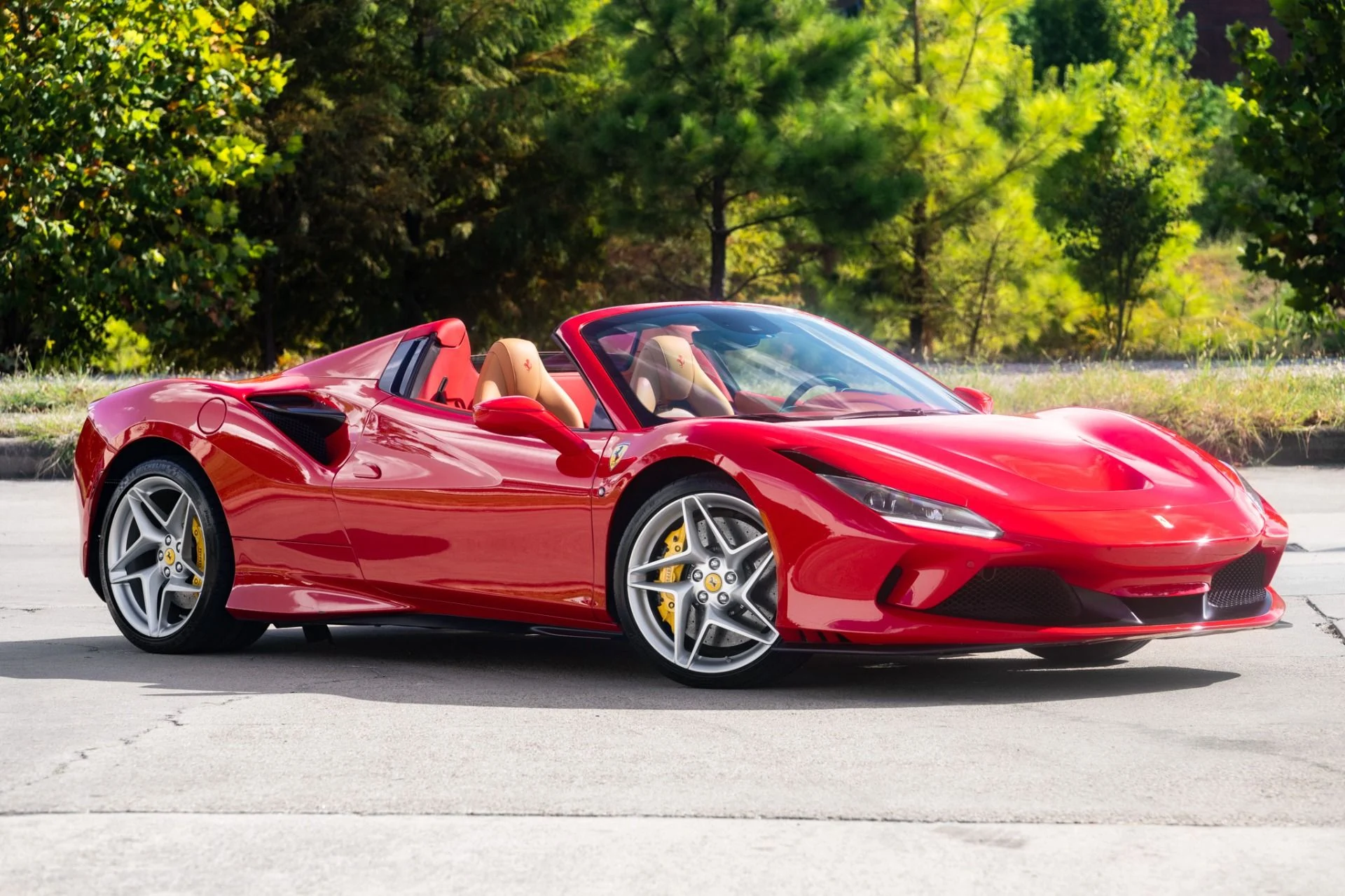 mph000_2844758187_Used_2023_Ferrari_F8_Spider_1759528459_86cf3c5366
