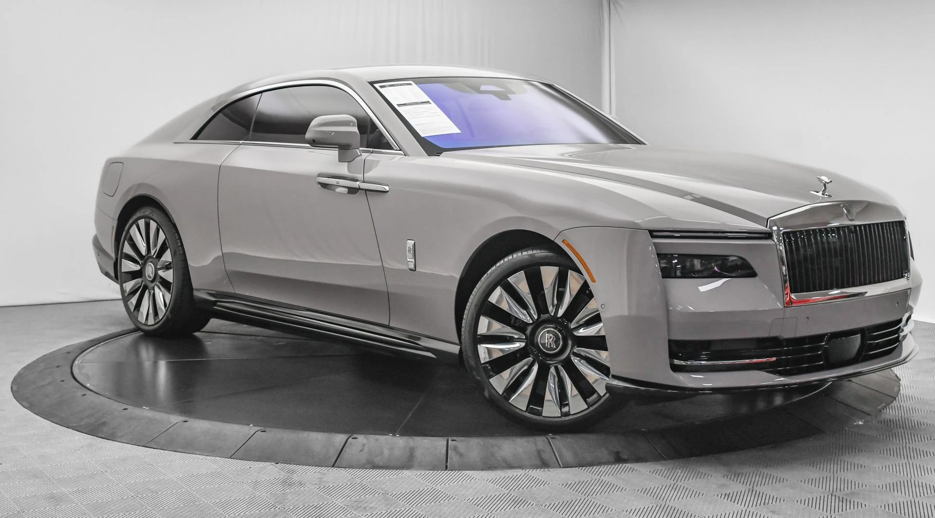 mph000_2855988015_Used_2024_Rolls_Royce_Spectre_1744792088_0c245892d3