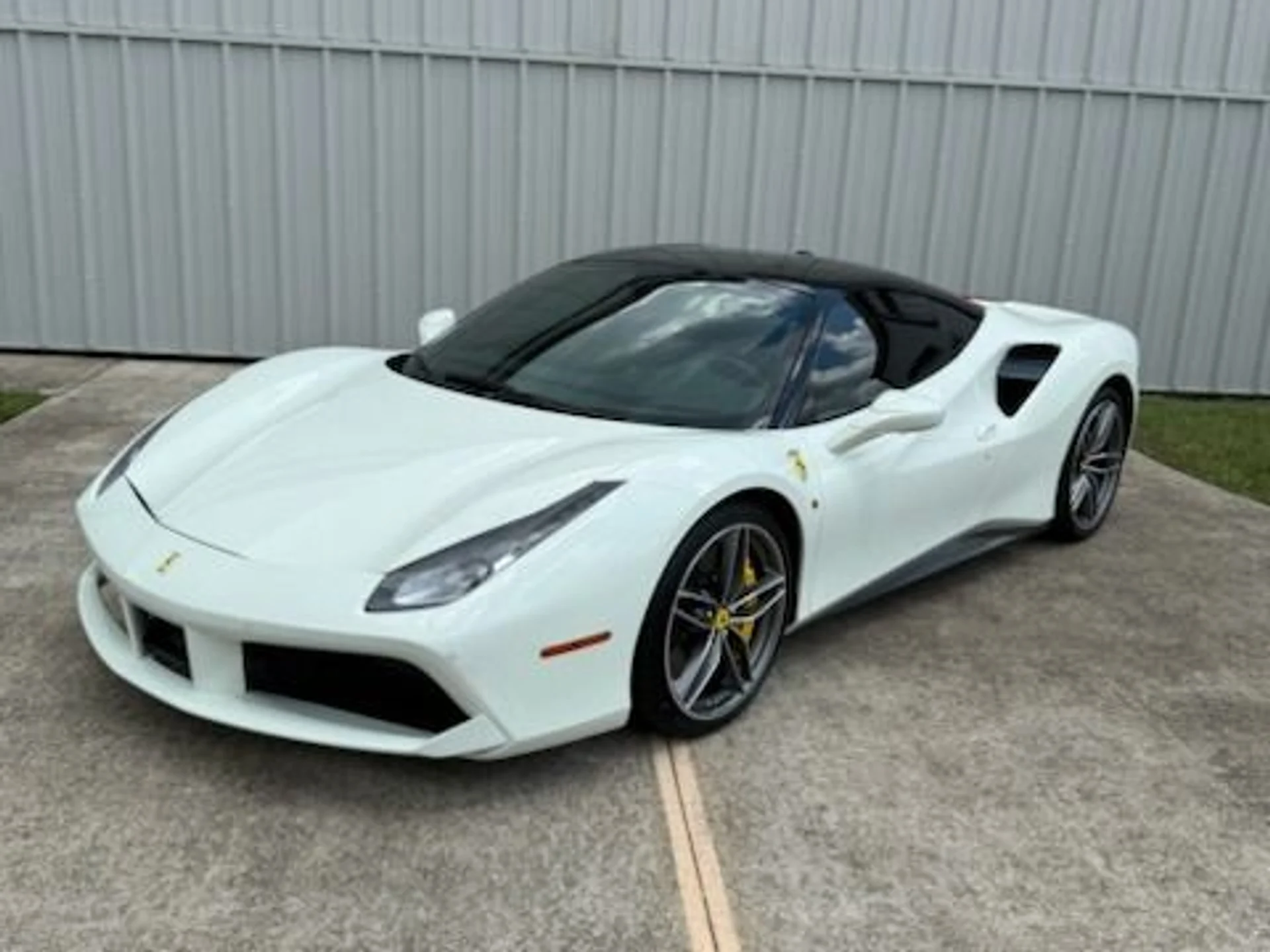 mph000_285873065_Used_2017_Ferrari_488_GTB_1759361025_820604a8be