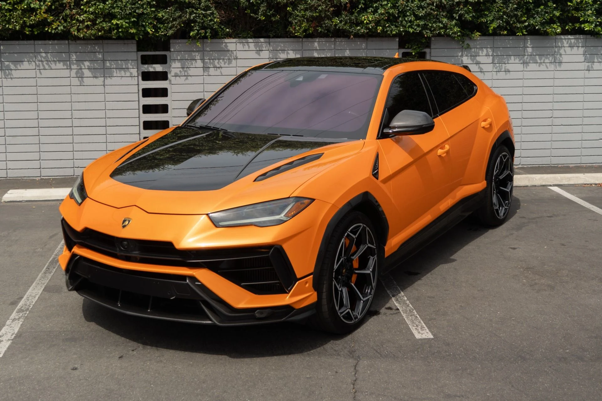 mph000_2859111646_Used_2022_Lamborghini_Urus_1755127635_3a9a183ae2