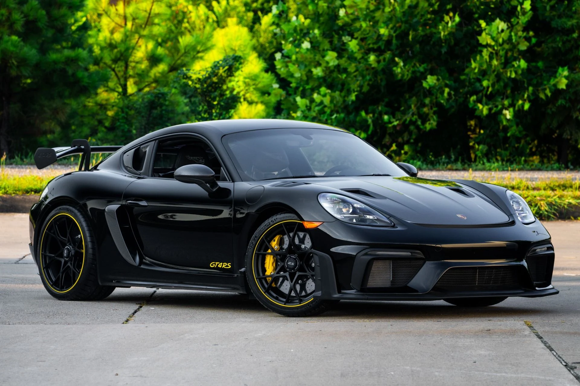 mph000_2861062002_Used_2024_Porsche_718_Cayman_GT_4_RS_Weissach_1755715163_91ed3e3c0c
