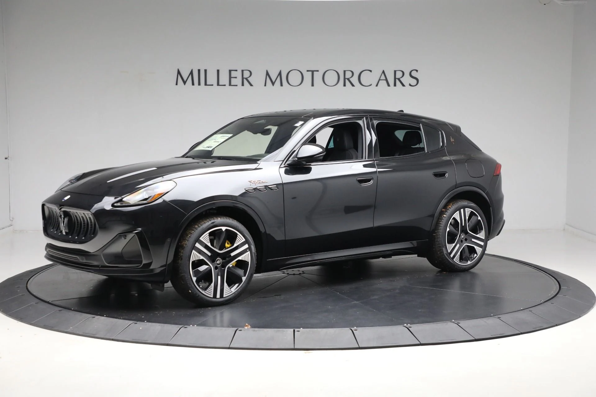 mph000_2866575252_New_2025_Maserati_Grecale_Folgore_a29060ad3a