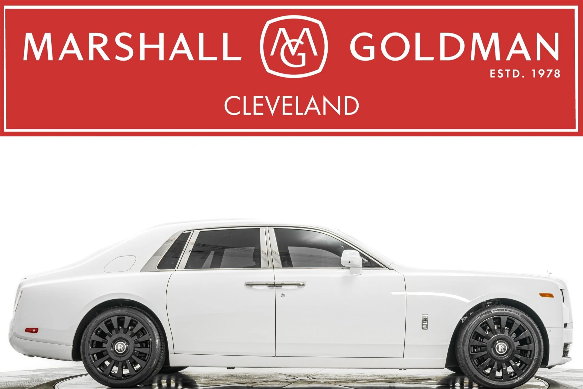 mph000_2879551825_Used_2023_Rolls_Royce_Phantom_Shooting_Star_Headliner_Very_Low_Miles_1768421489_e839249656