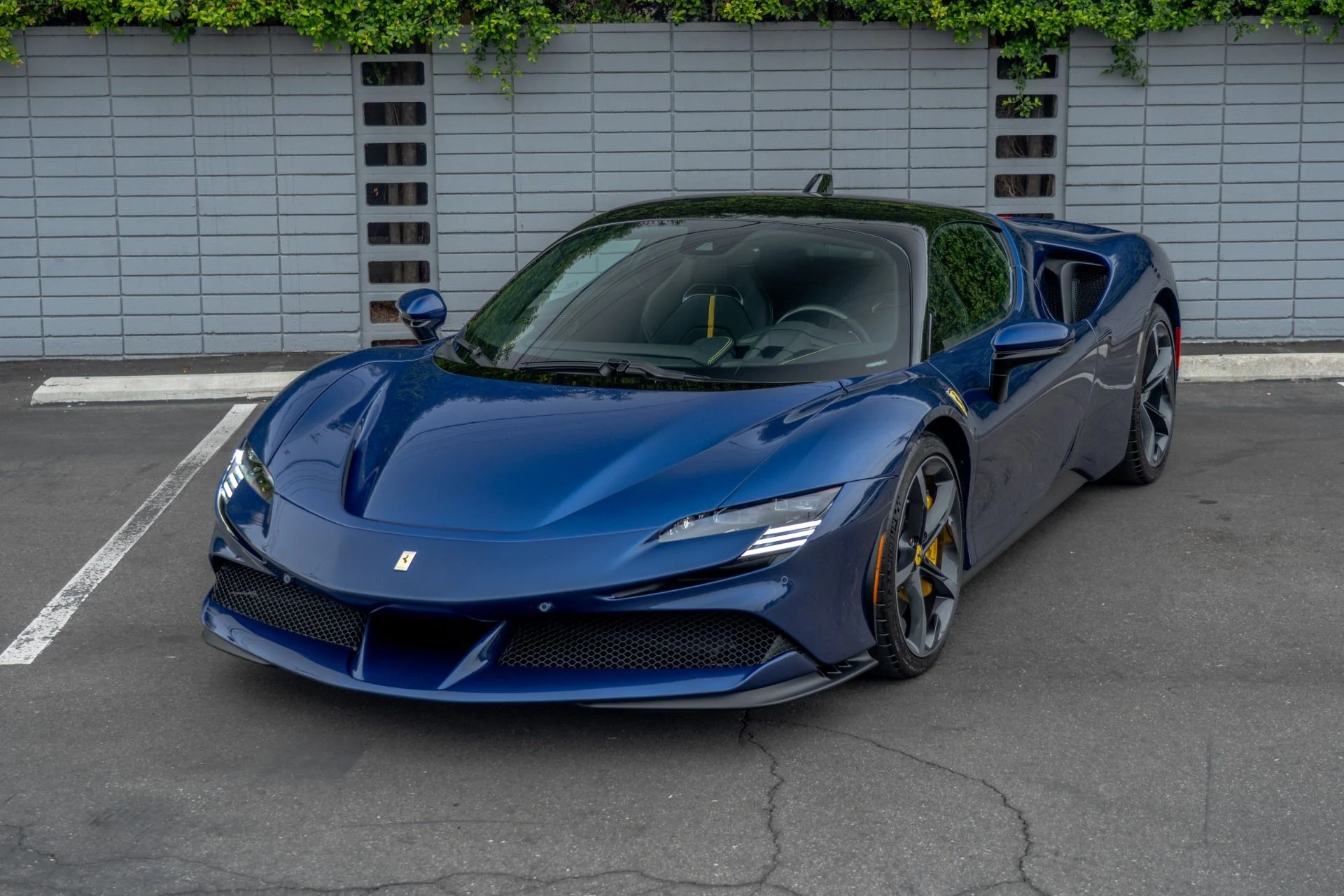 mph000_293420591_Used_2023_Ferrari_SF_90_Stradale_1759957430_f6c8671f38