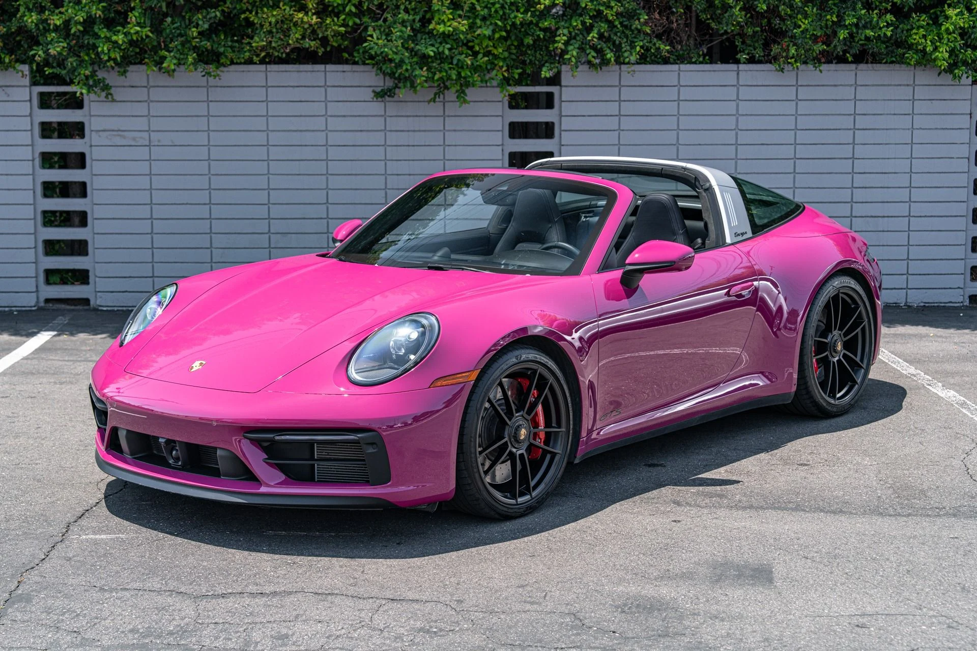 mph000_2941493965_Used_2024_Porsche_911_Targa_4_GTS_1752606777_301b2f3fd9