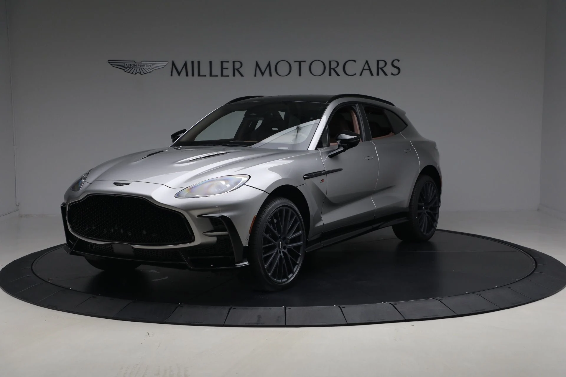 mph000_2951221407_New_2026_Aston_Martin_DBX_S_1765053271_1e9a081b86