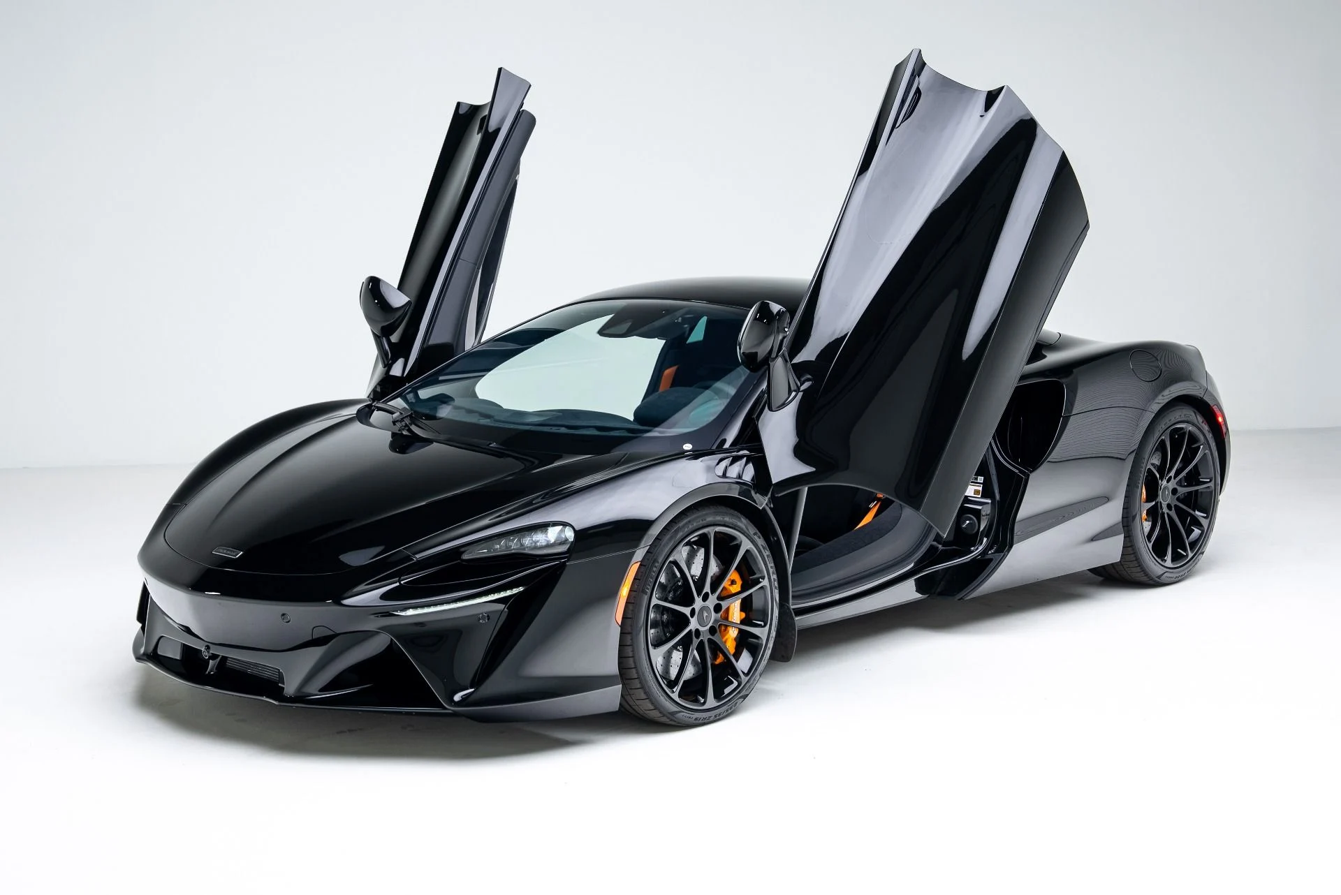 mph000_2955408560_Used_2026_Mc_Laren_Artura_1770152566_d734bb774e