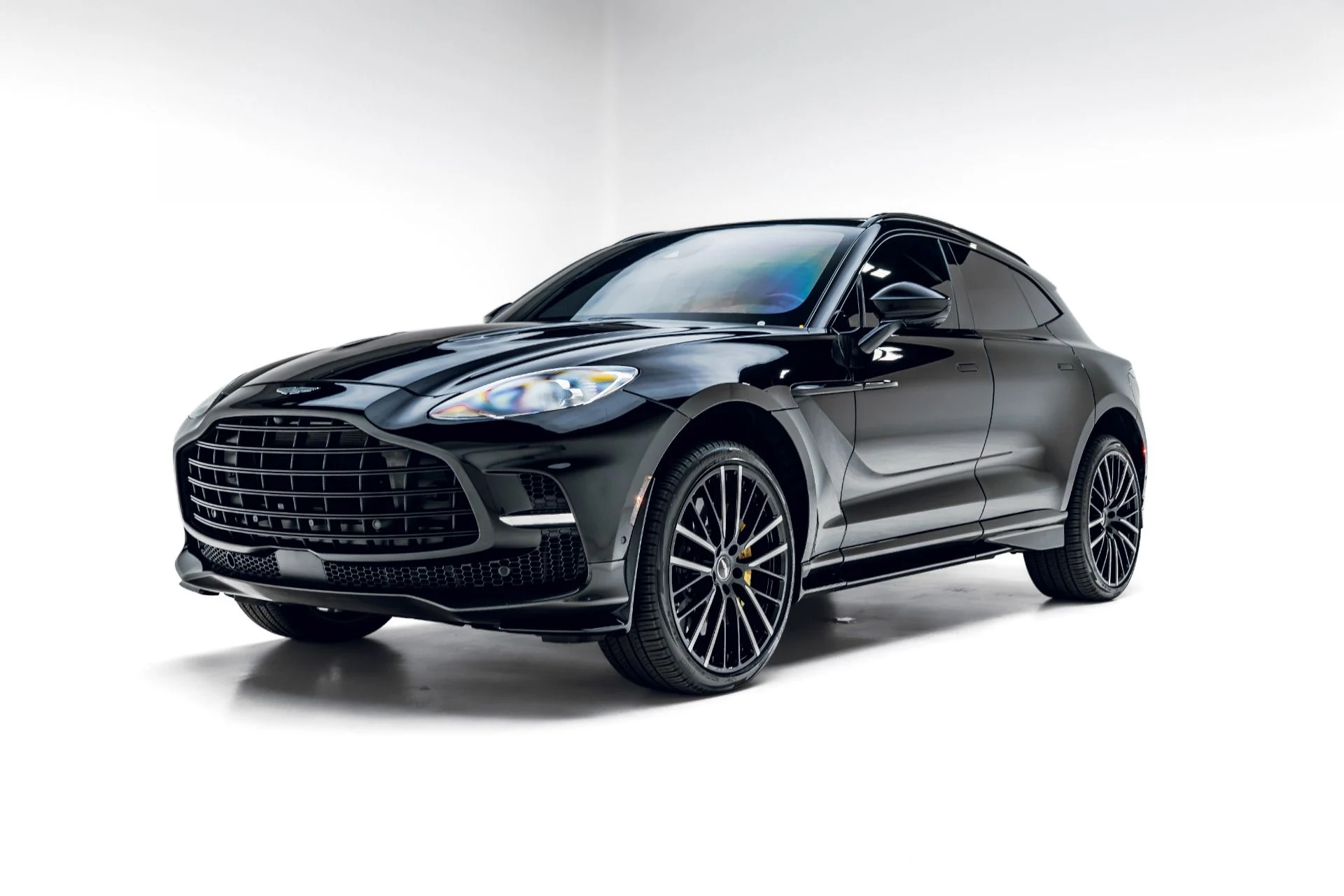 mph000_2988140040_Used_2023_Aston_Martin_DBX_707_1782930683_32e5e970e2