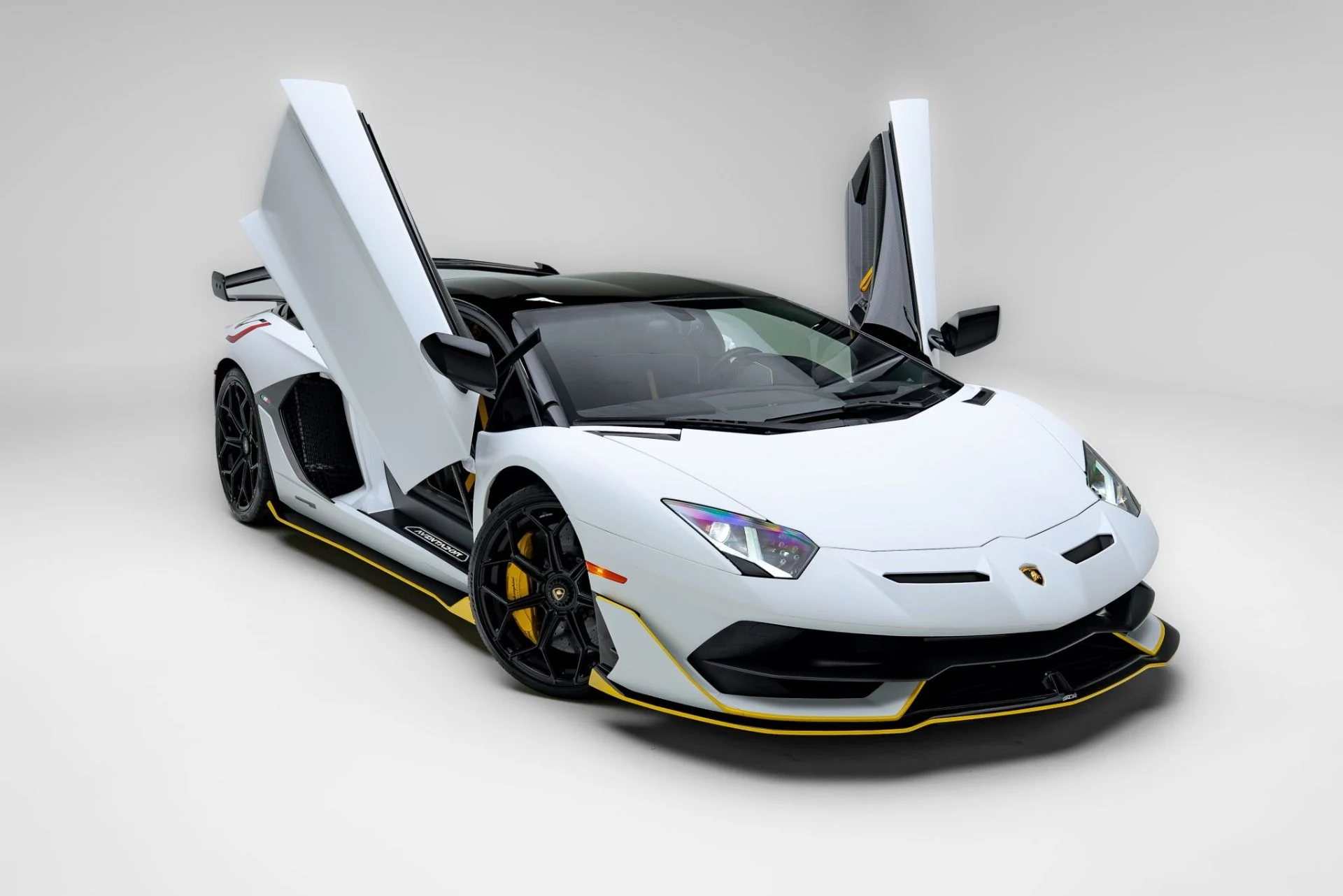 mph000_3056105592_Used_2021_Lamborghini_Aventador_SVJ_LP_770_4_SVJ_1780078343_8a7c4f03e5