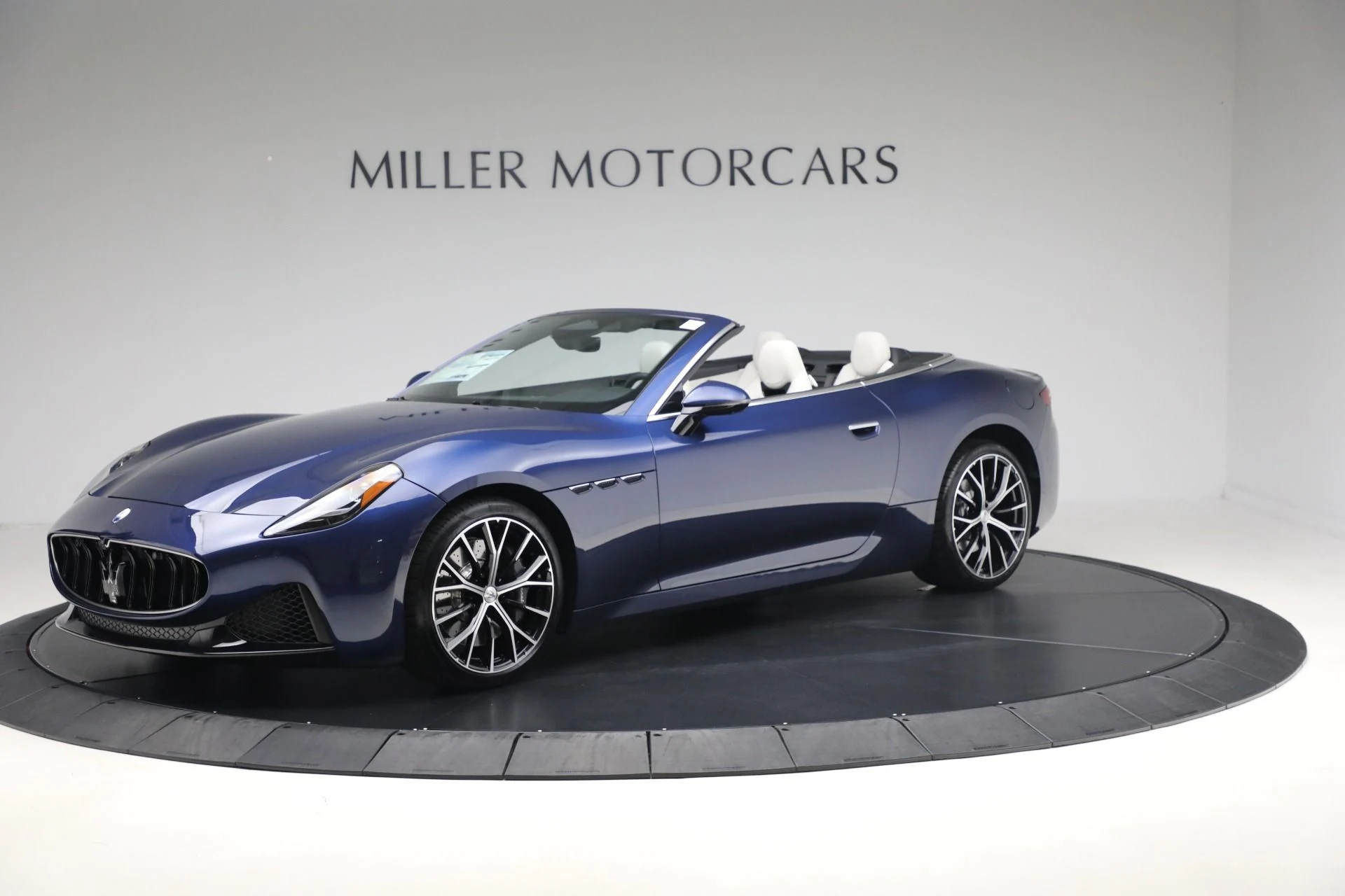 mph000_305816710_New_2026_Maserati_Gran_Cabrio_Modena_1760548324_51beec7246