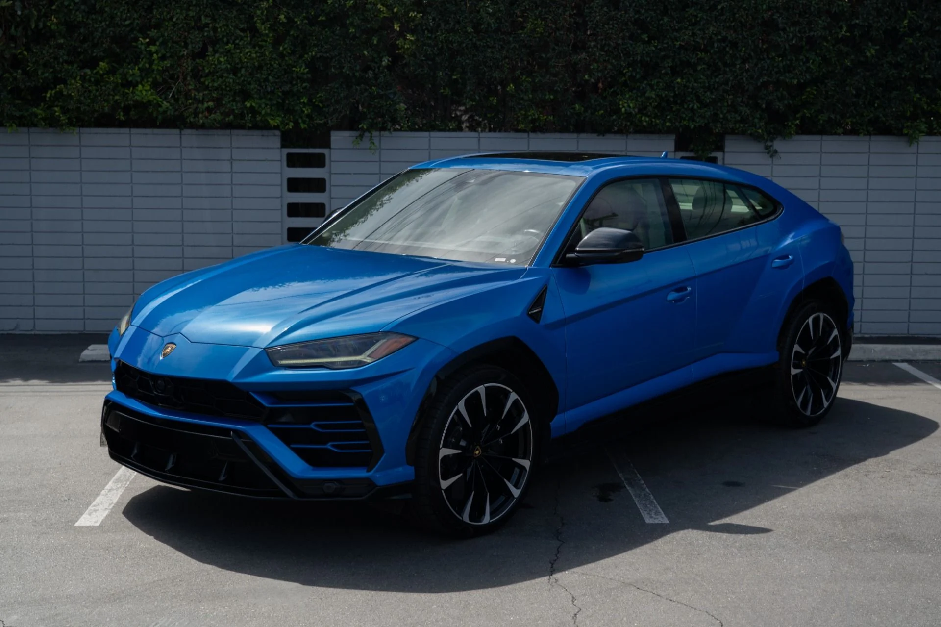mph000_3071294988_Used_2021_Lamborghini_Urus_1756334741_2a5f7cf087