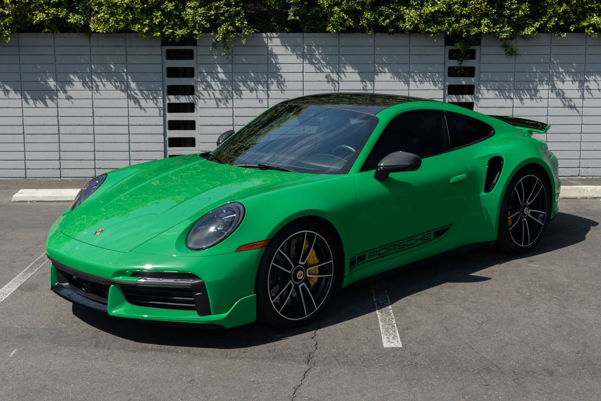 mph000_3078808751_Used_2022_Porsche_911_Turbo_S_1758136963_d5adfd6c9e